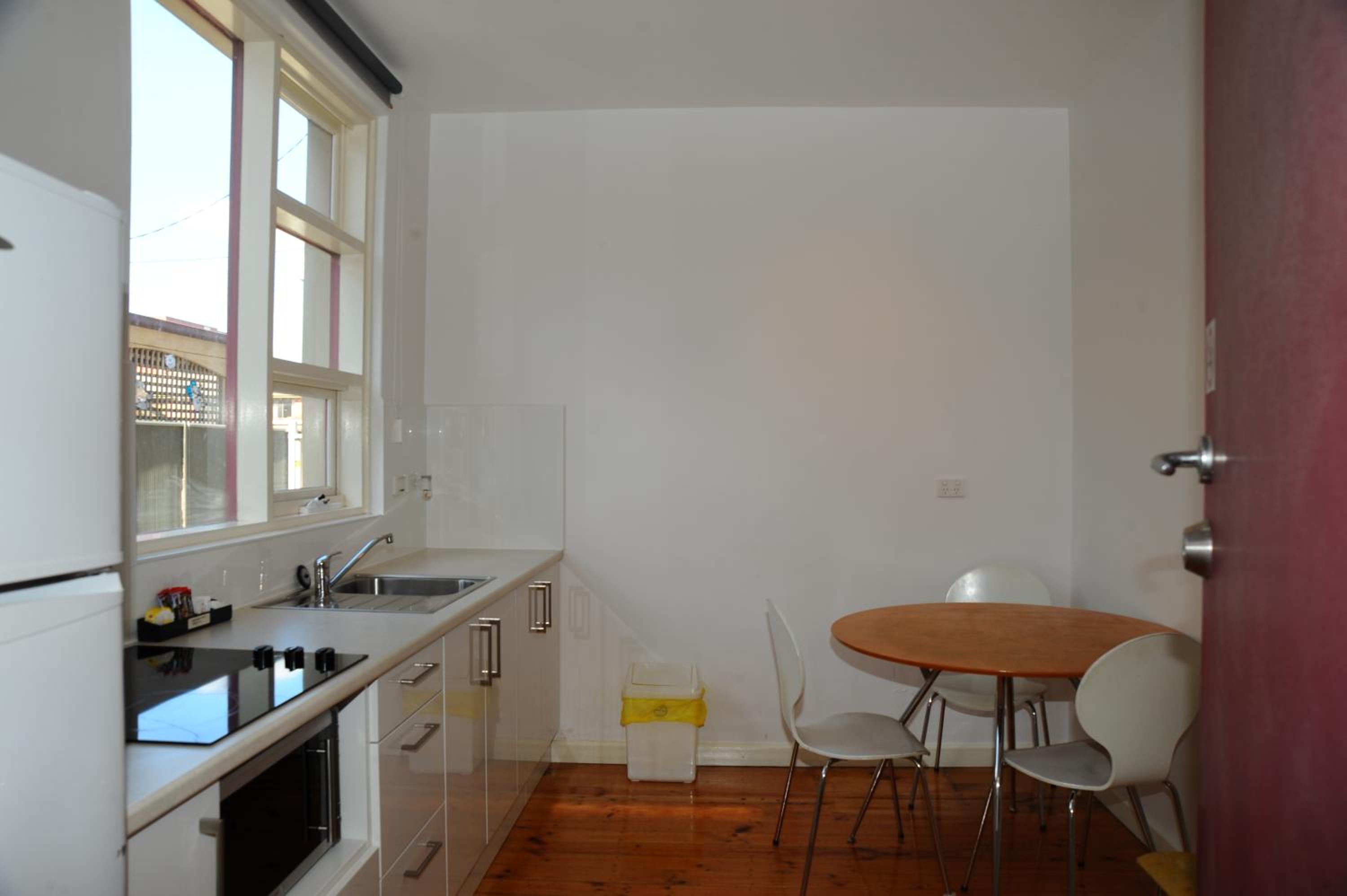 Glenelg Holiday Apartments-Ellis 200 meters to the Beach Free Parking