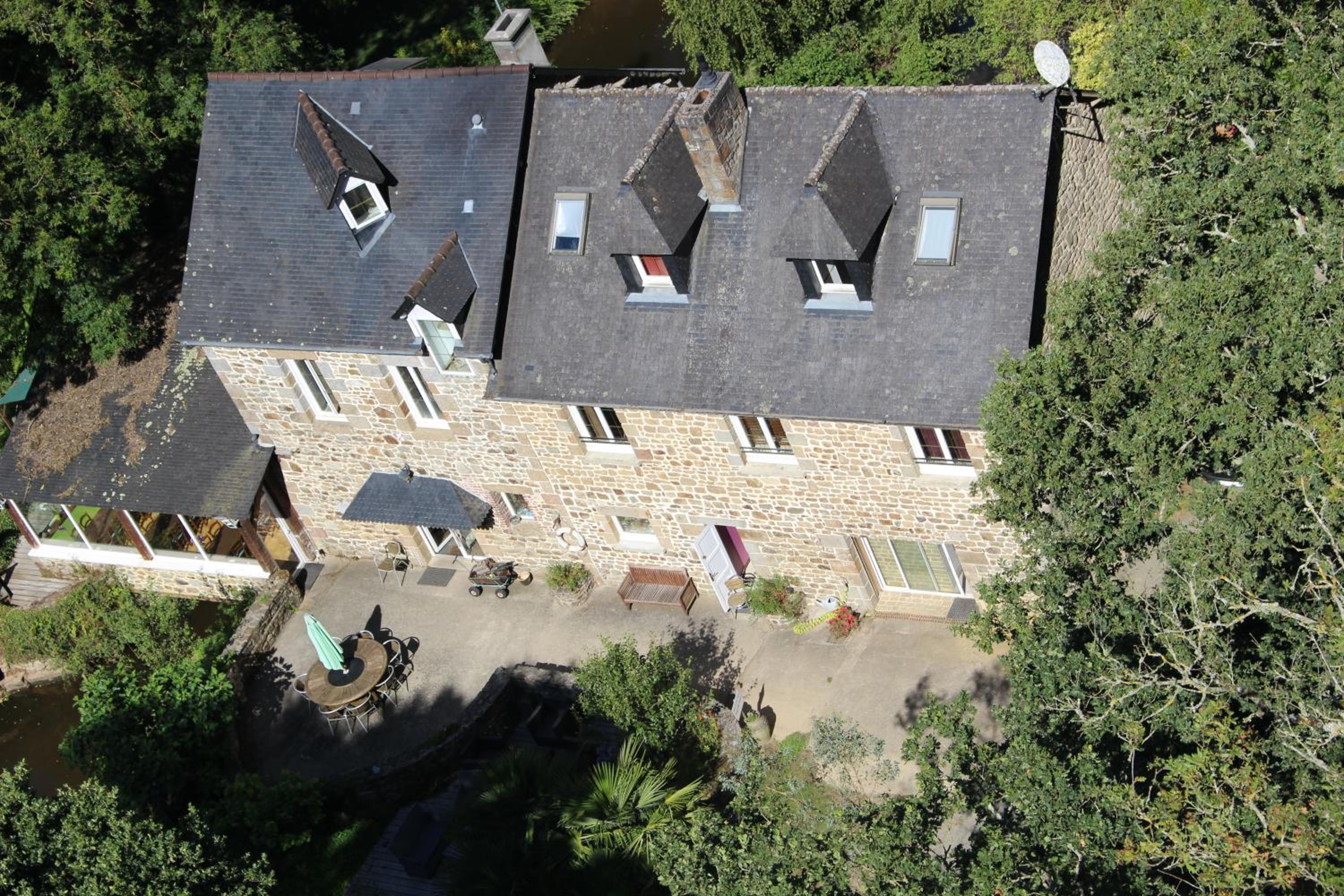 Moulin de Bray - Chambres d'hotes et hébergement Insolite view 3