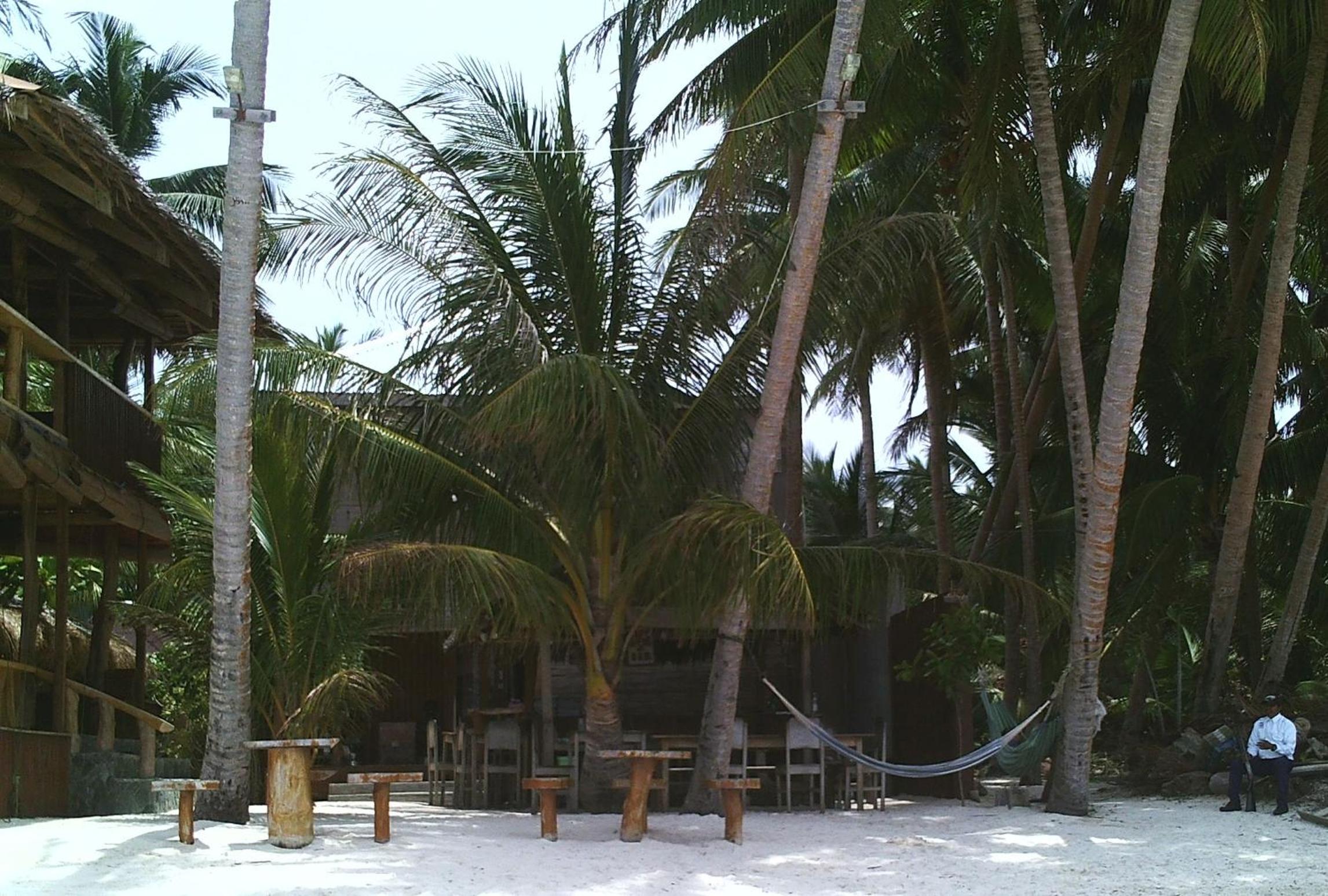 JJS BACKPACKERS VILLAGE
