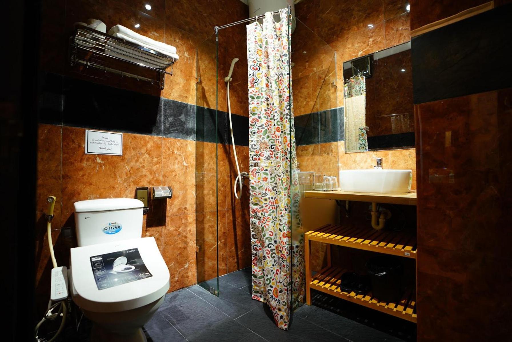 Elegant Studio Yet Kieu