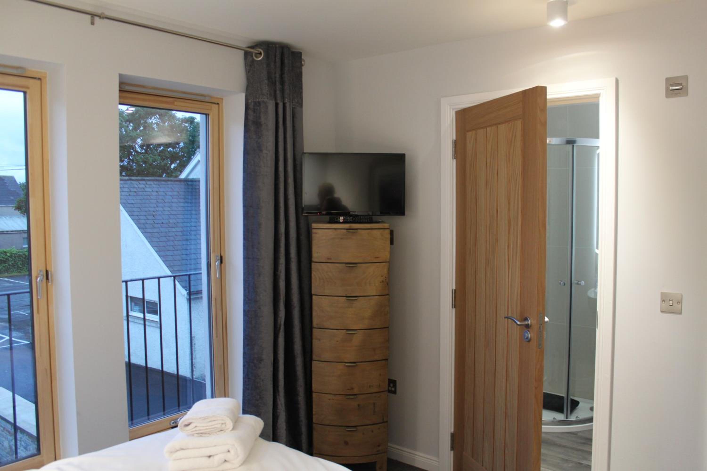 Apt 2, Frasers Close view 4
