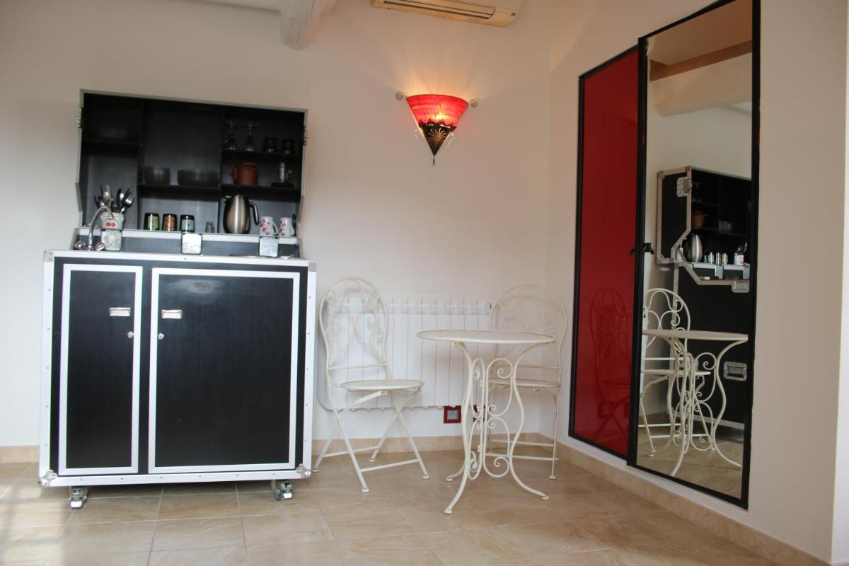 Photo 10