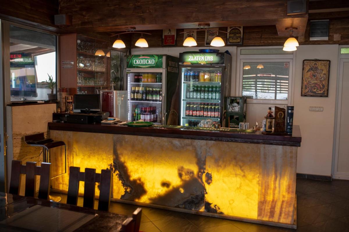 bar
