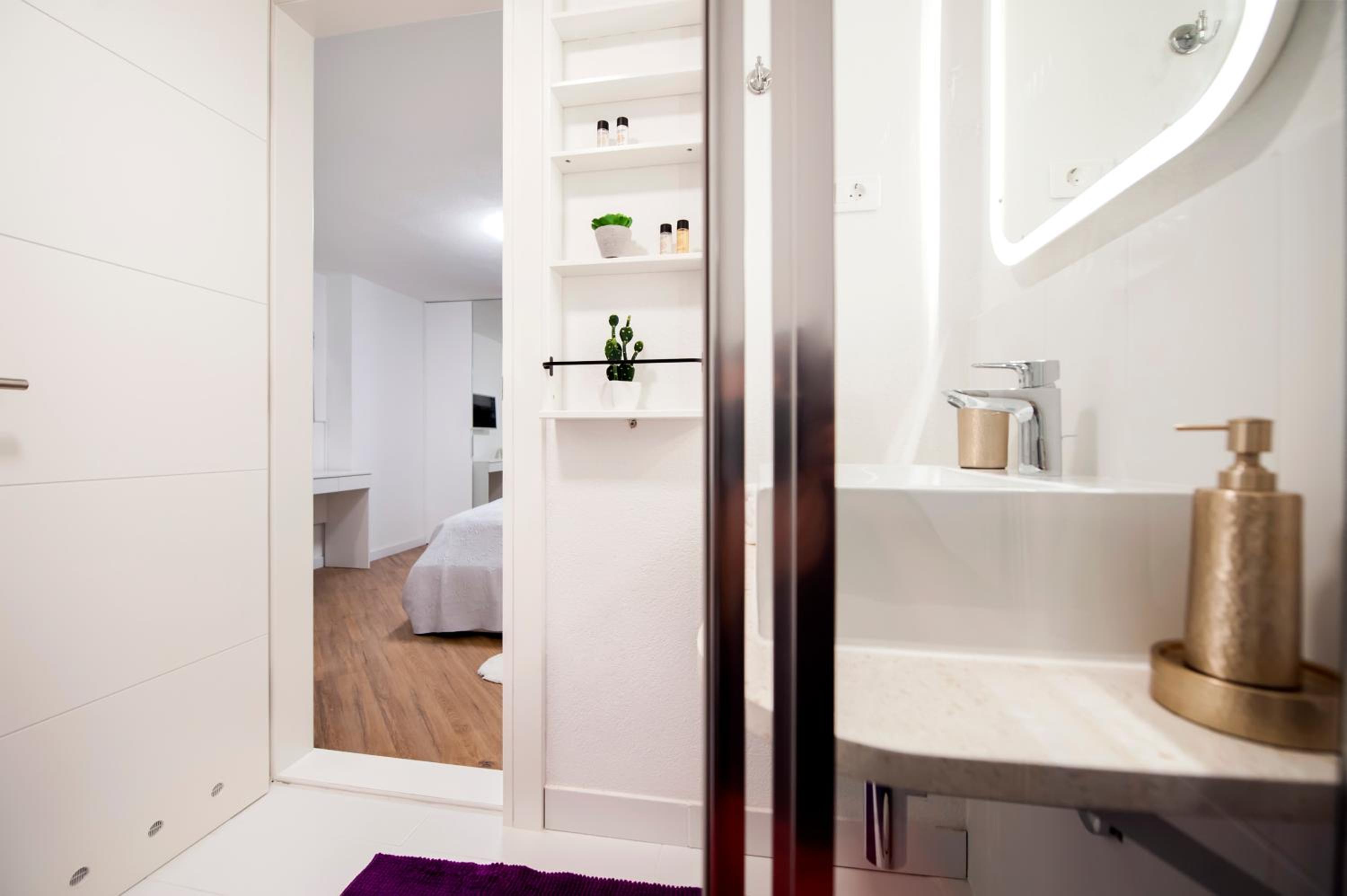 Riva Residence