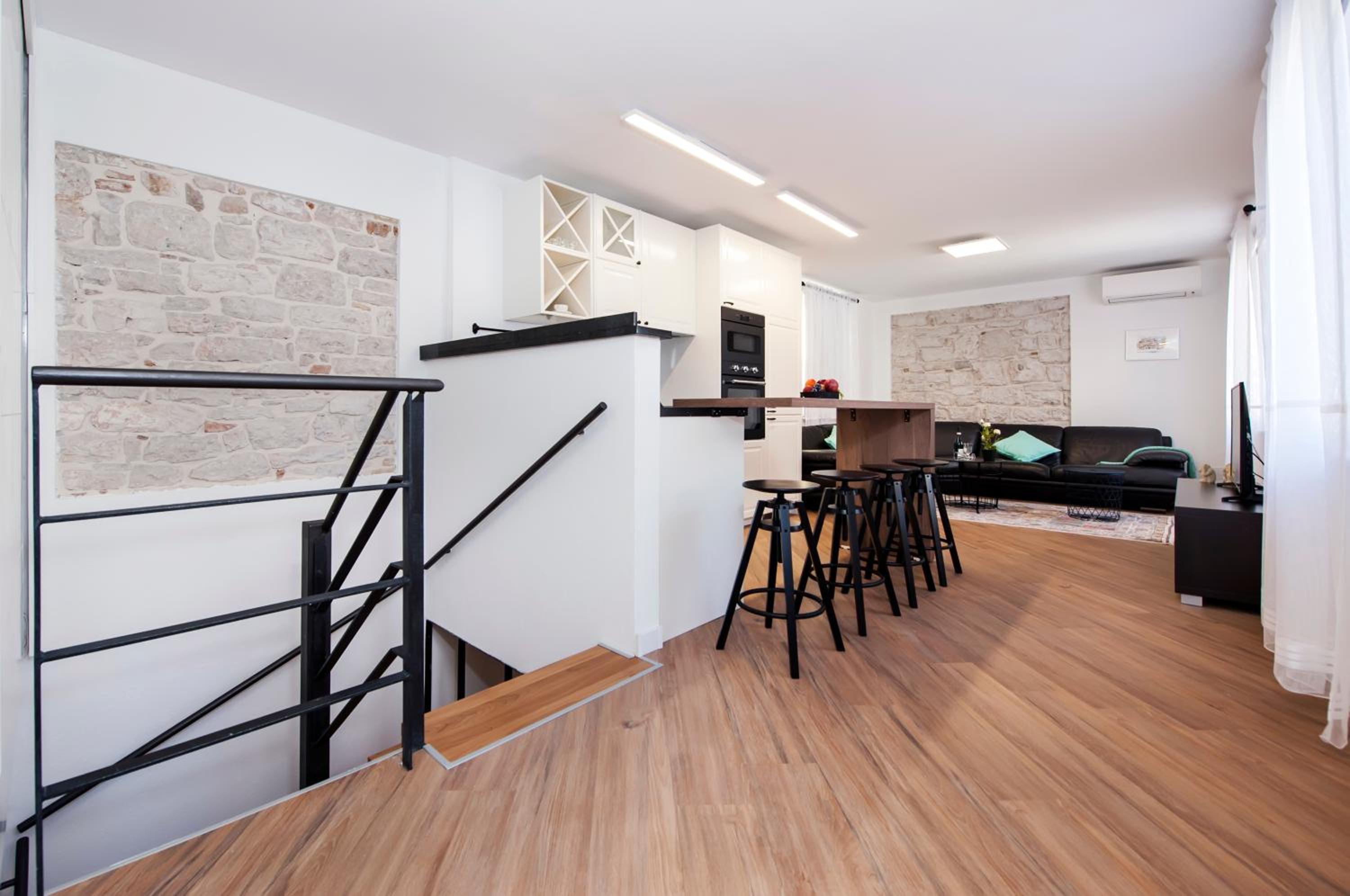 Riva Residence