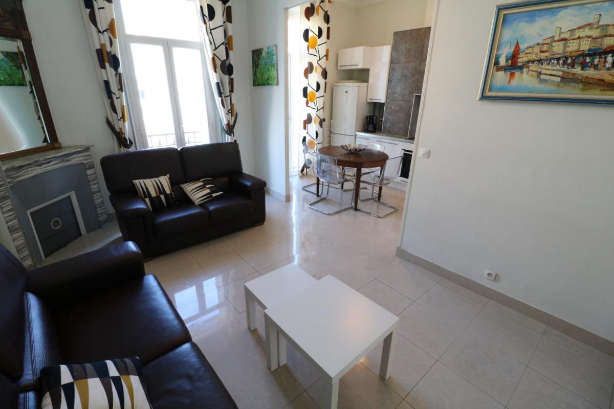 2 bedroom Forville. 8 mins from the Palais. 328 photo 5