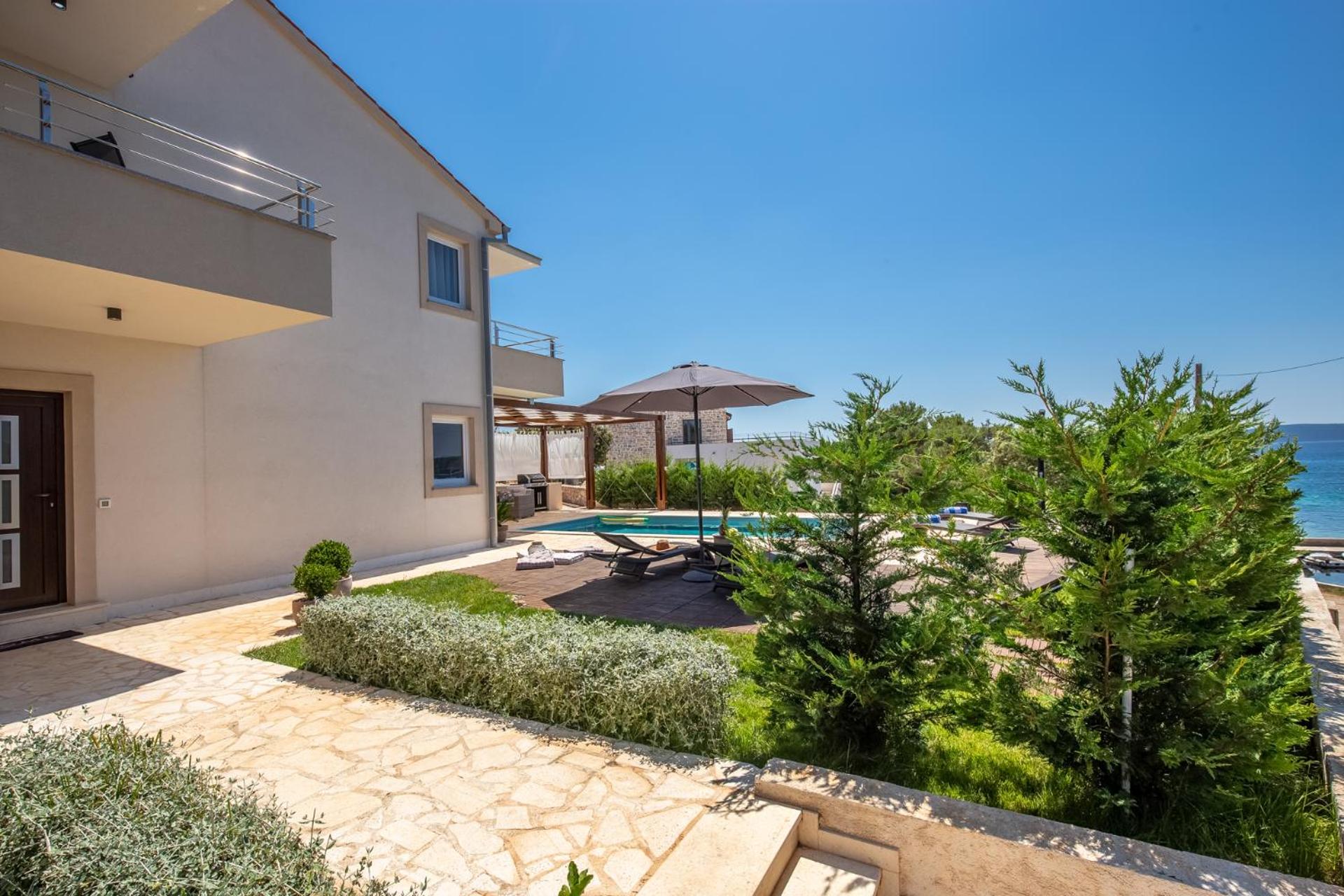 Photo 60