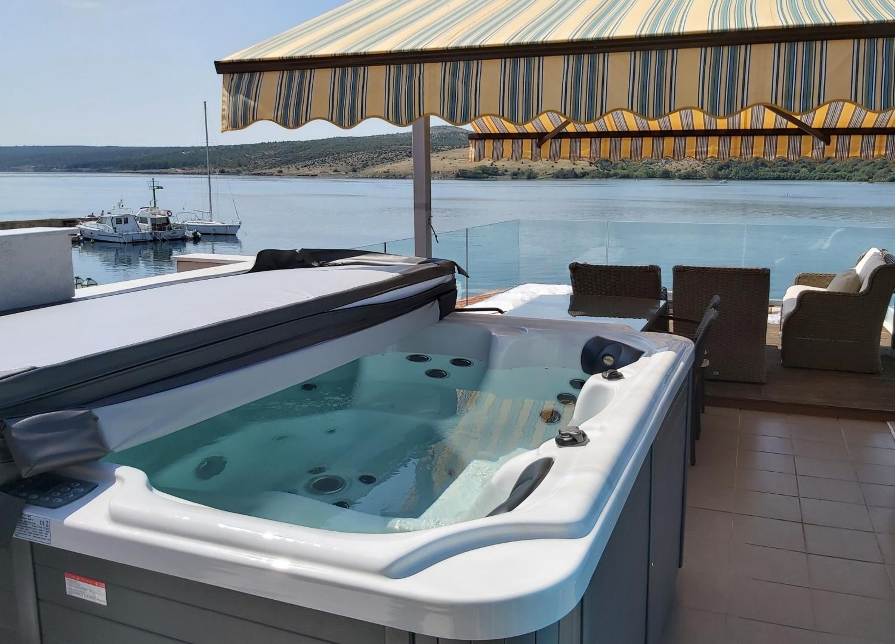 Luxury apartment by the sea with private whirlpool and terrace 50m2 view 5