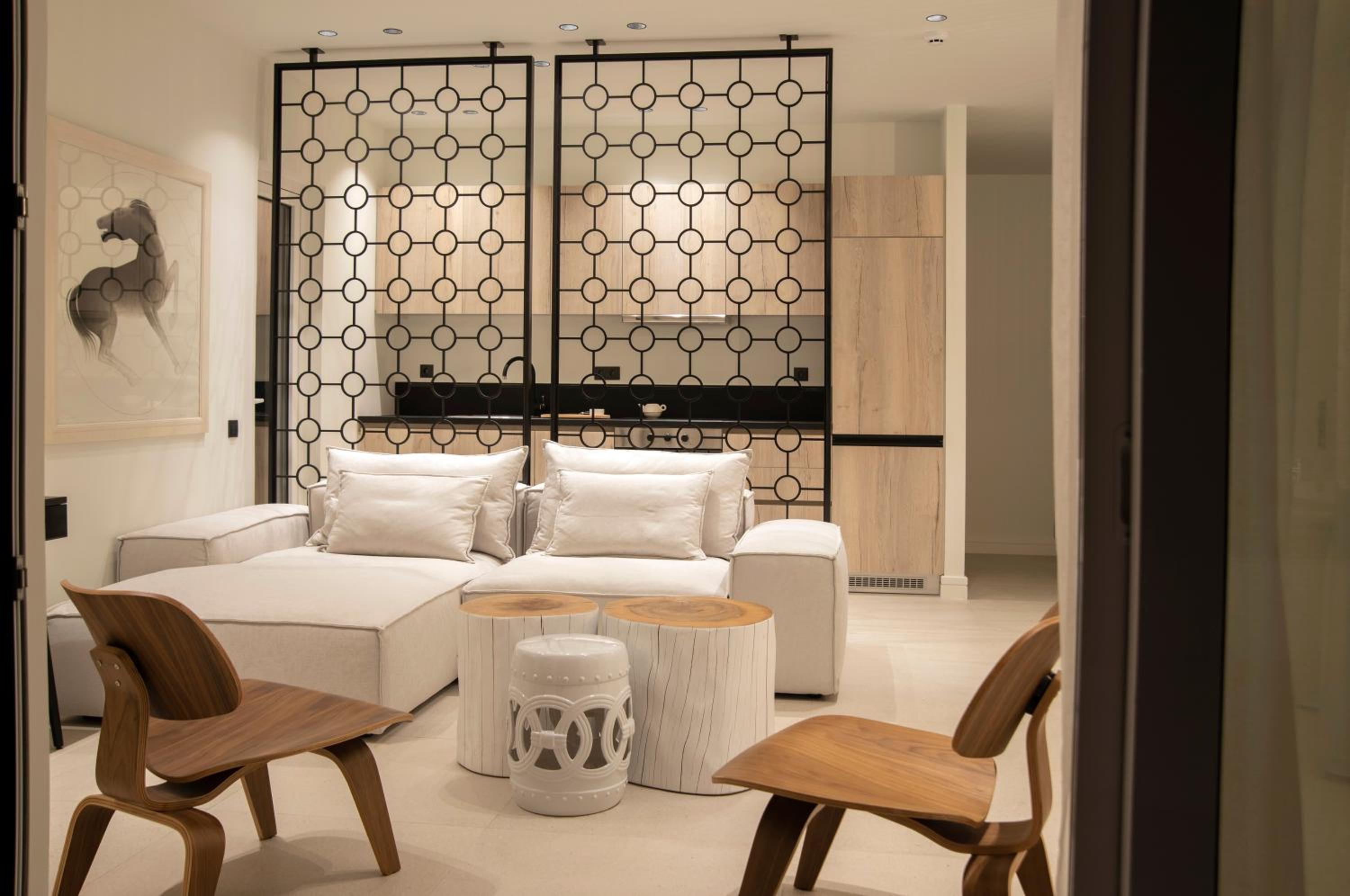 Glyfada South42
