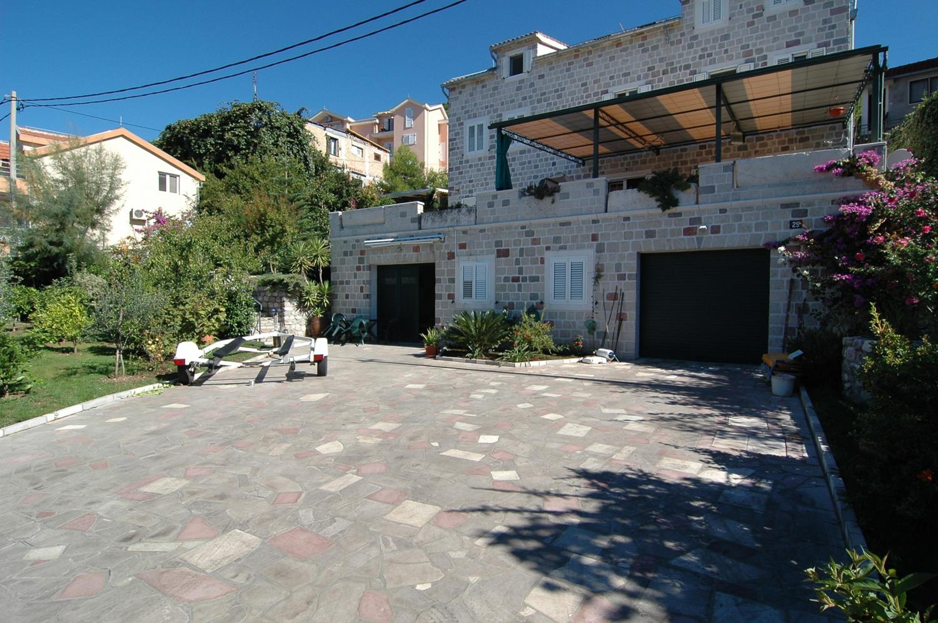 Bujanic Apartments view 3