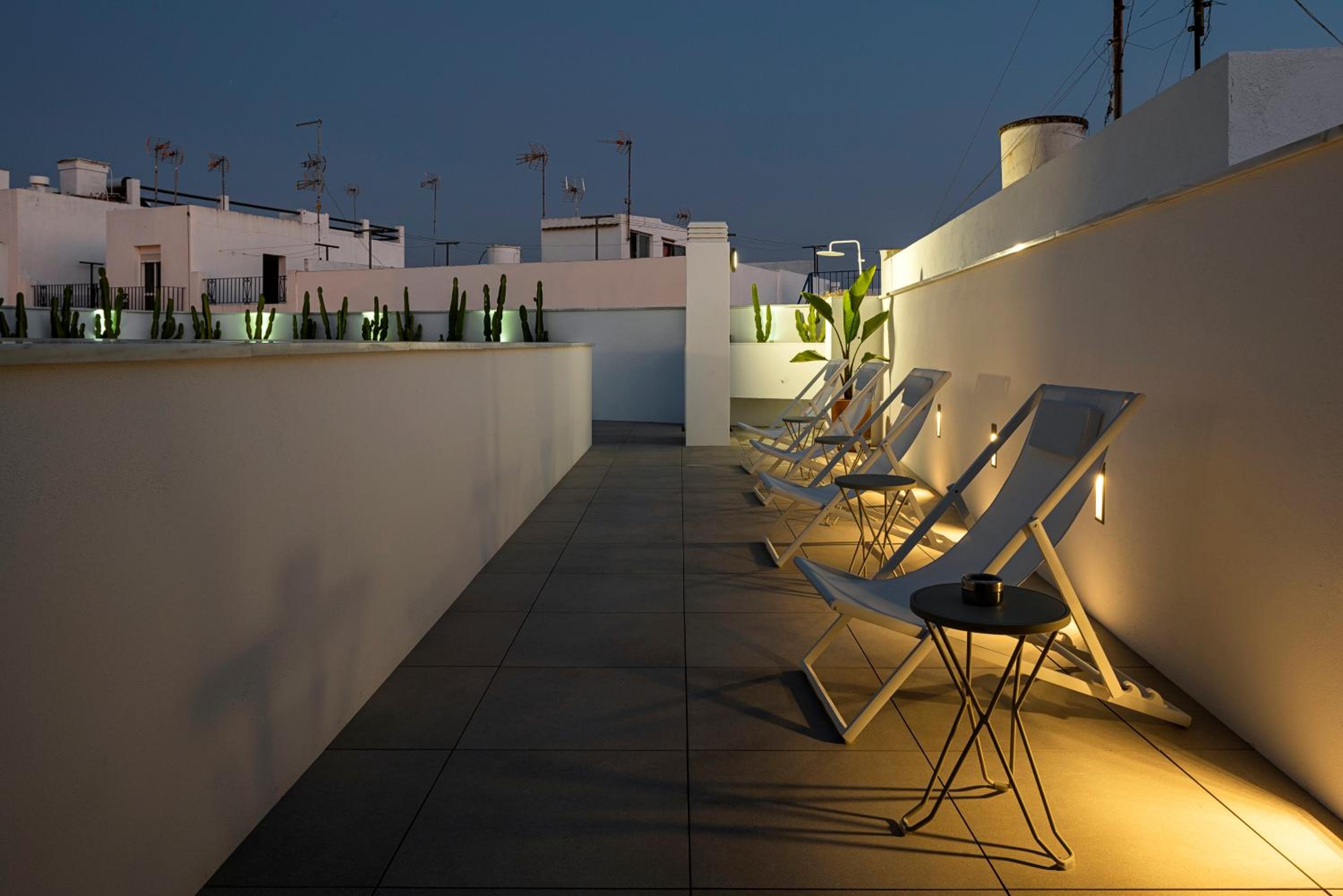 Apartamentos y estudios céntricos Conil Home Suite — photo 4