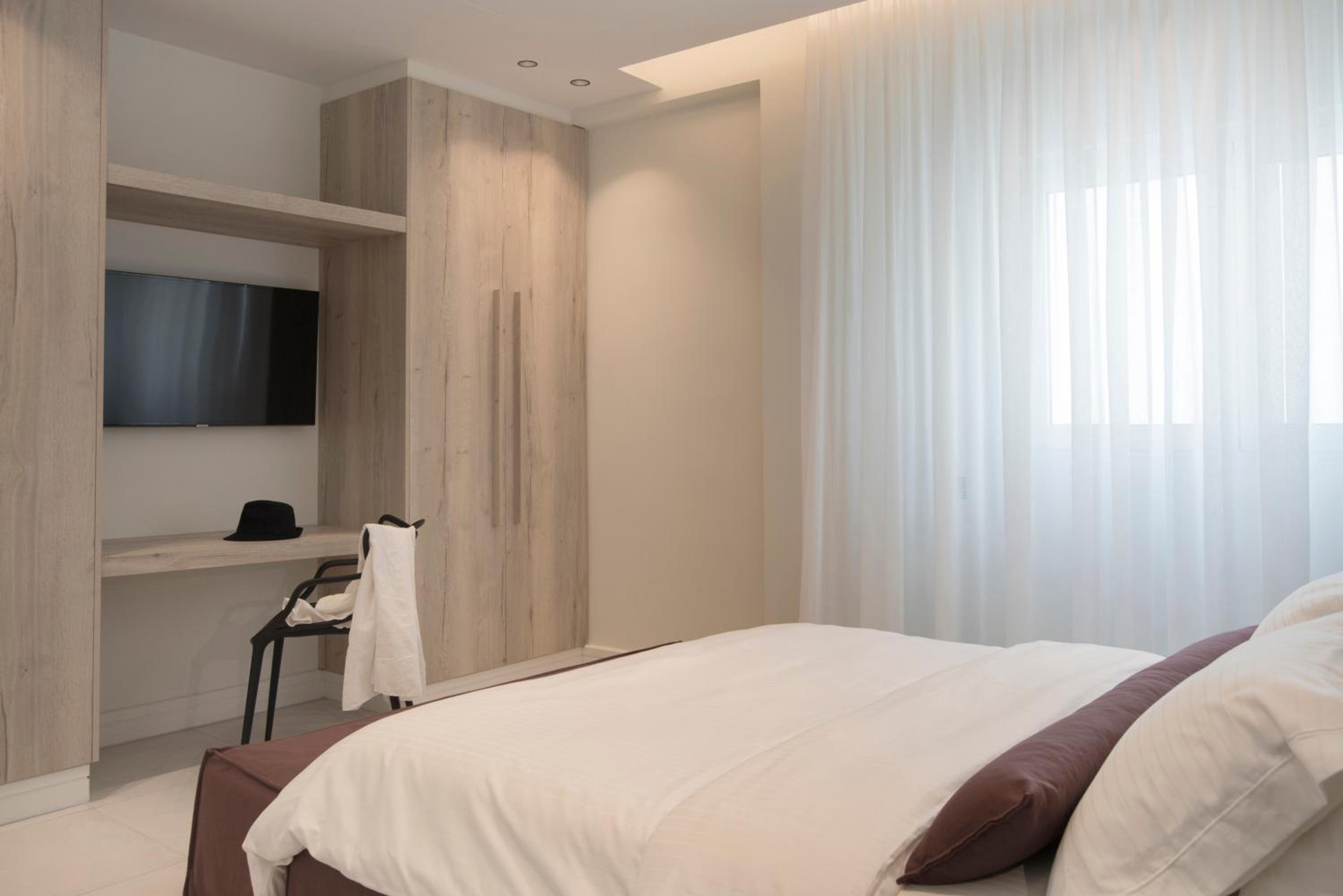 Glyfada South42