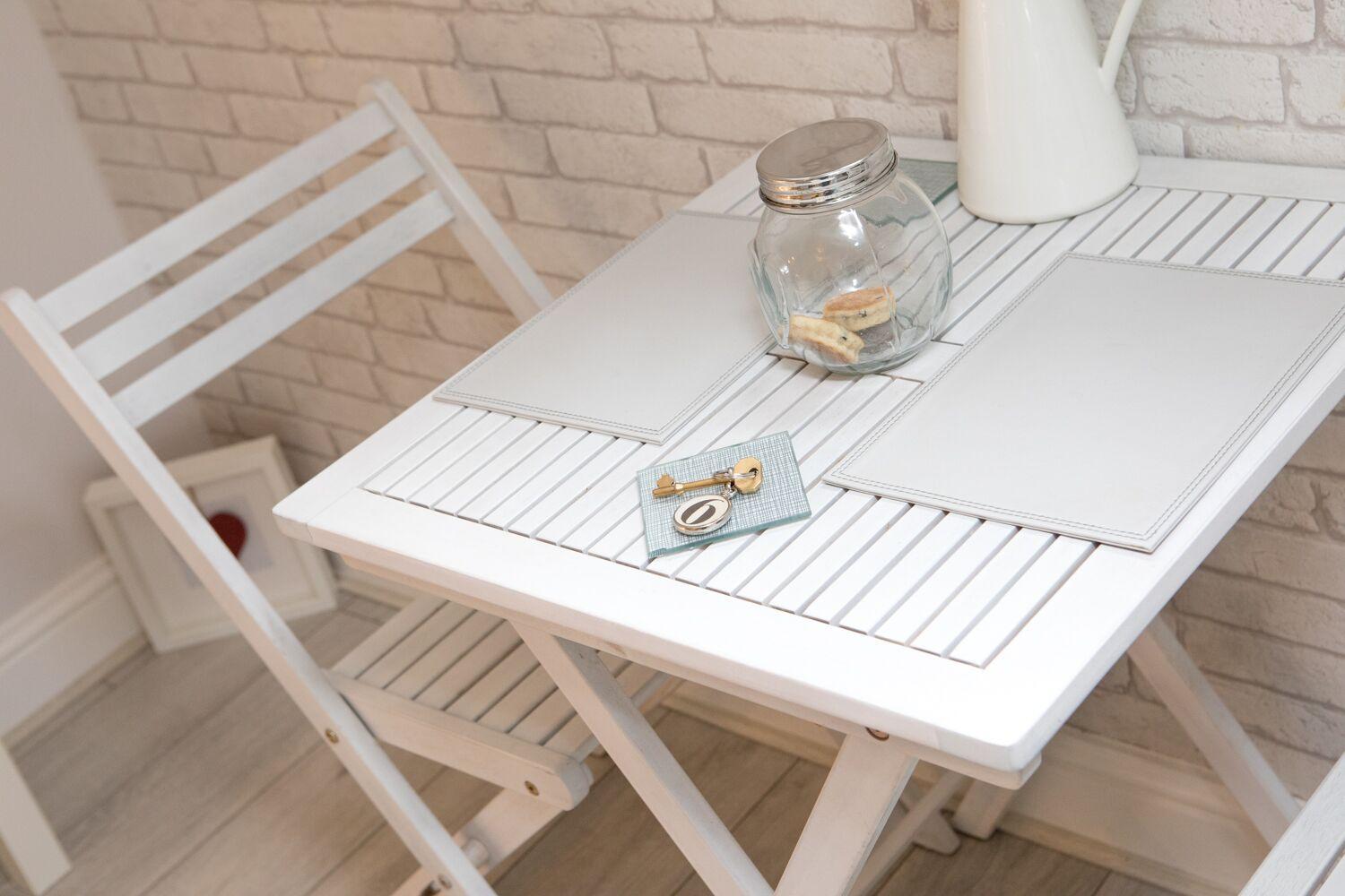 Hotel James' Place at Dowlais - Image 1