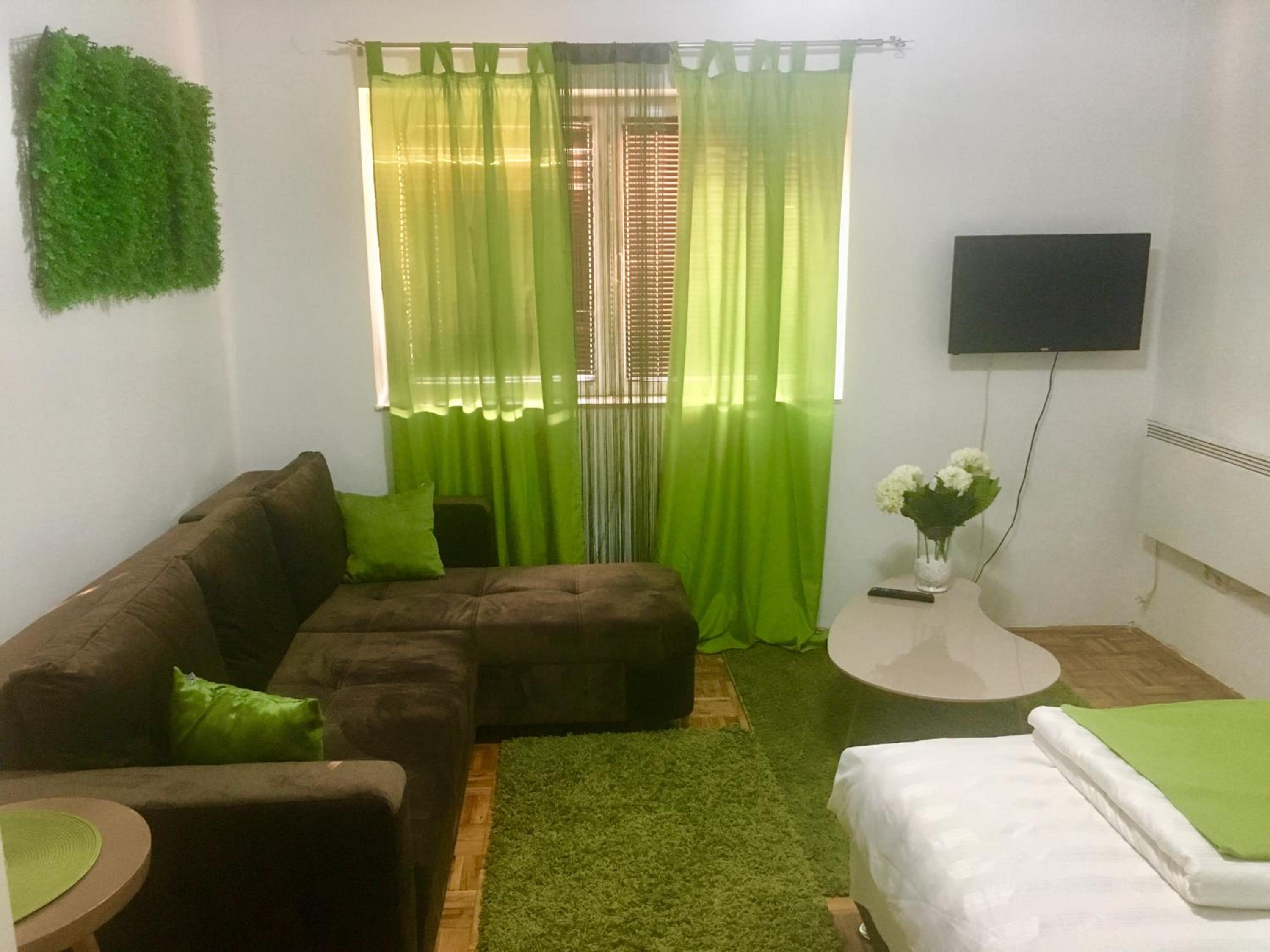 Apartment Green
