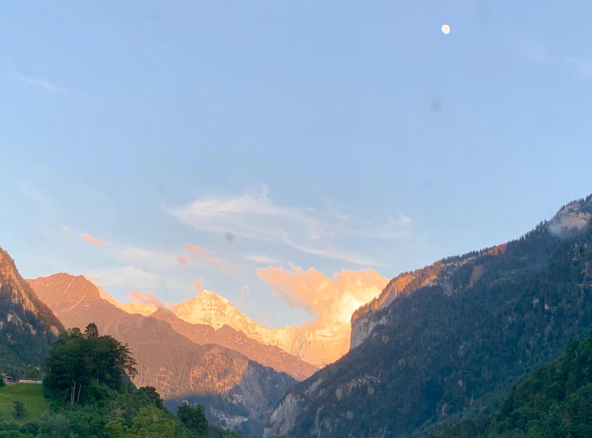 Luxury, new - amazing views Grindelwald Eiger Jungfrau Mönch
