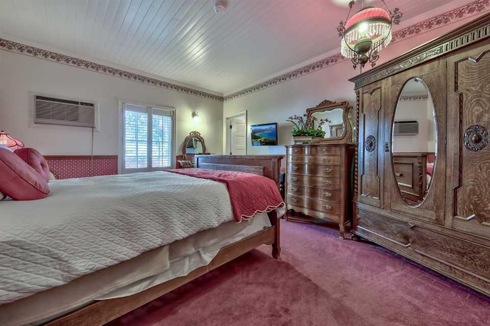 Silver Maple Inn