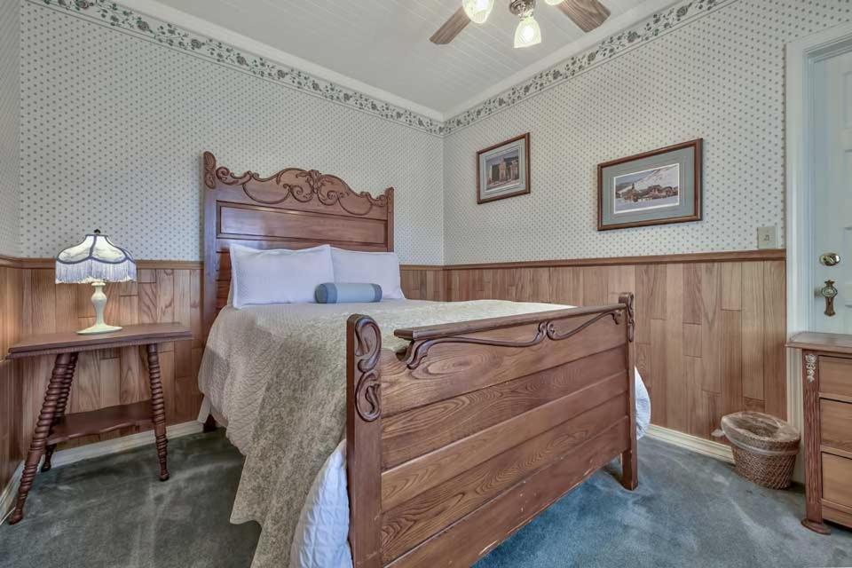 Silver Maple Inn