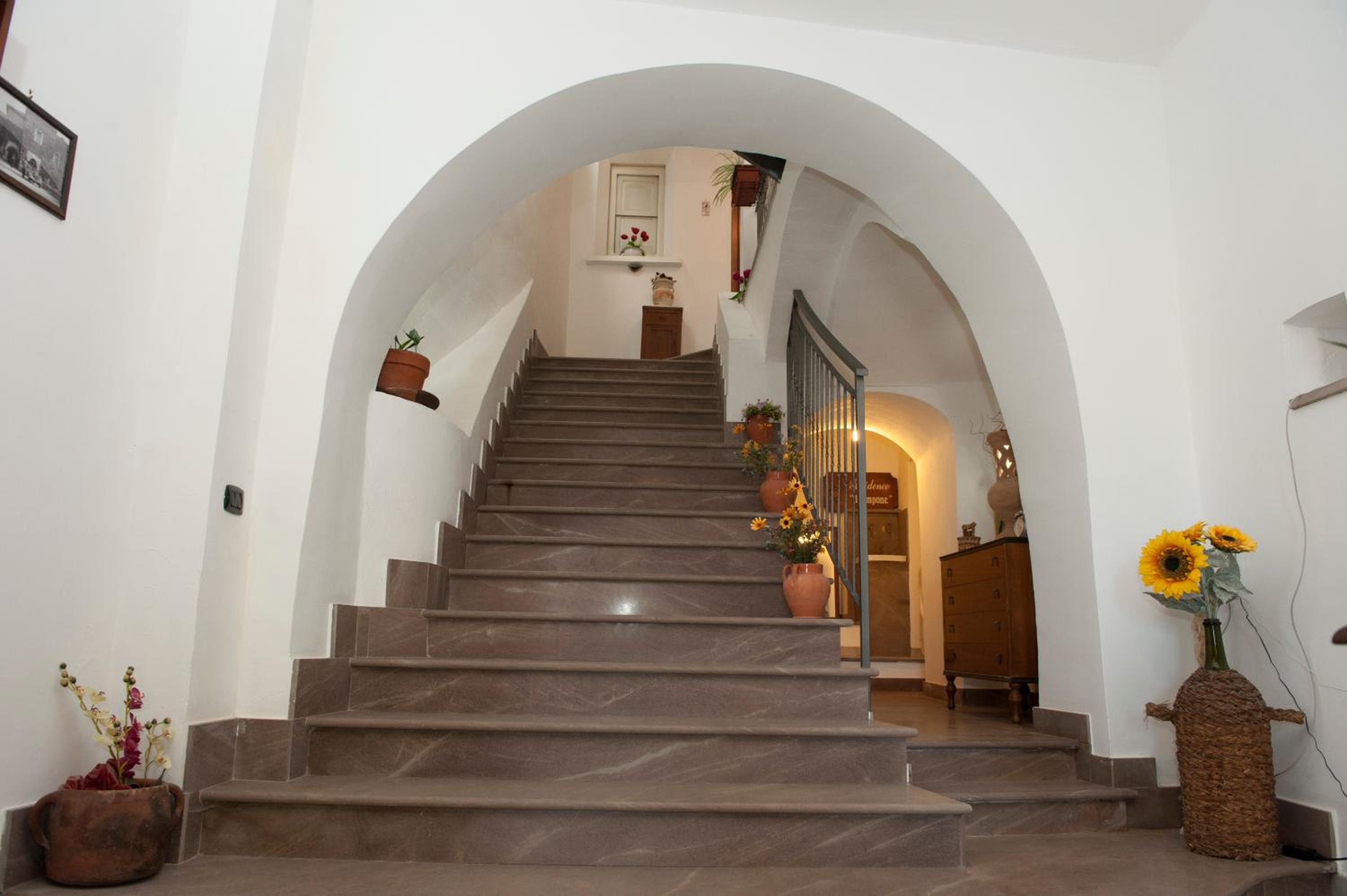 Photo 33