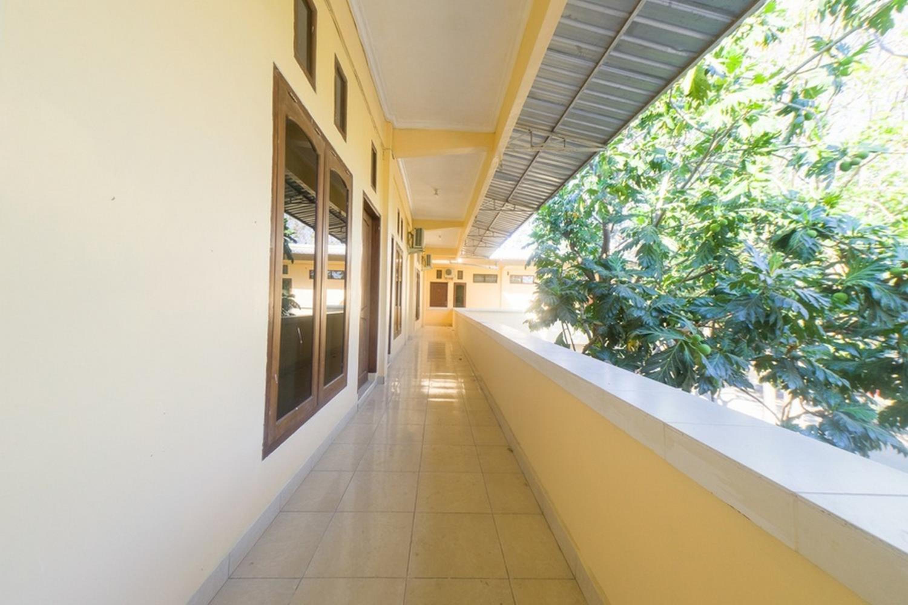 RedDoorz near Nusa Cendana University view 4