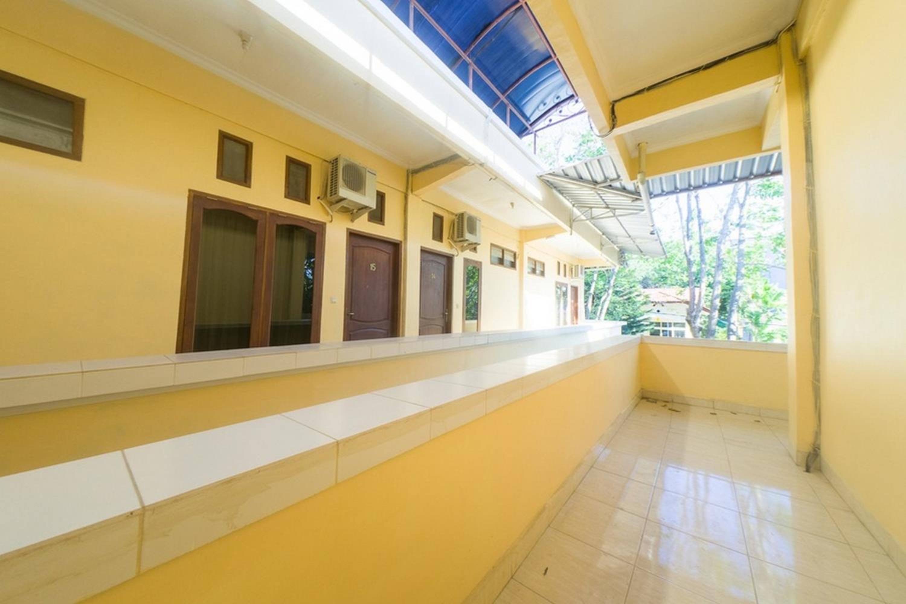 RedDoorz near Nusa Cendana University view 5