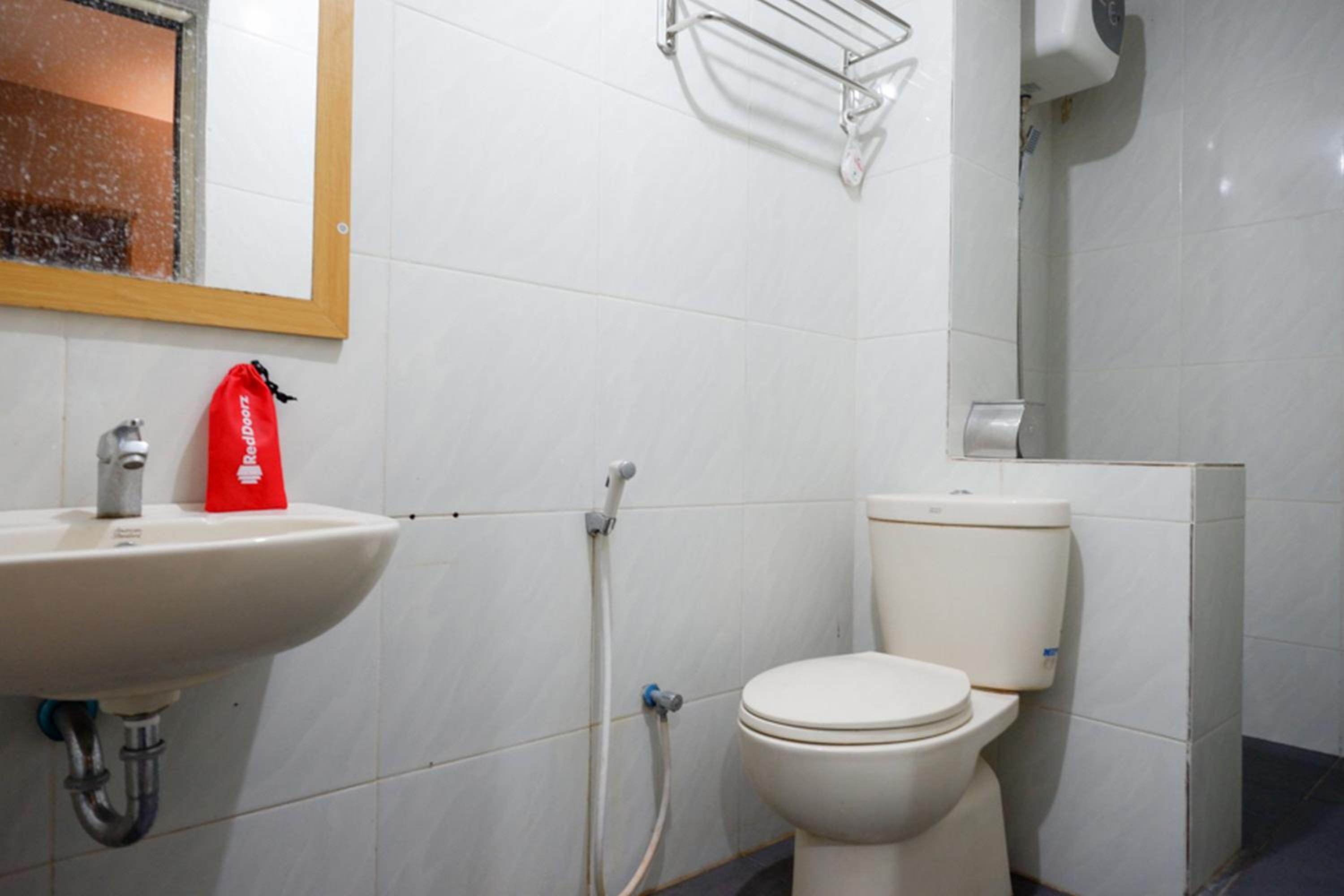 RedDoorz Plus at Hotel Srikandi Kendari
