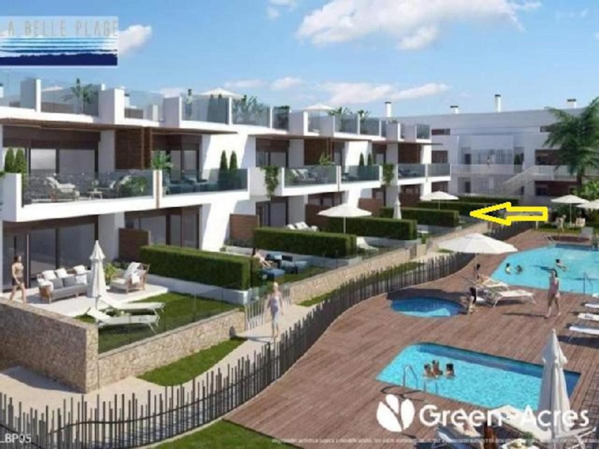 Hotel Exclusive new apartment on the beach - Image 1