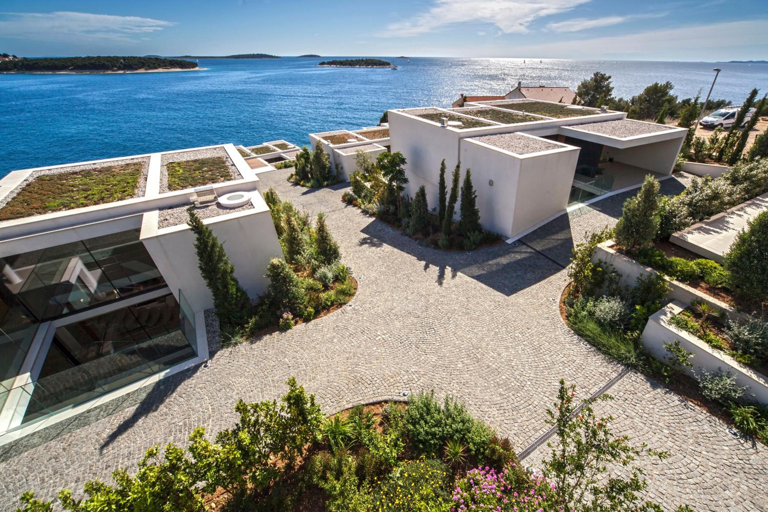 Golden Rays Luxury Villas & Apartments
