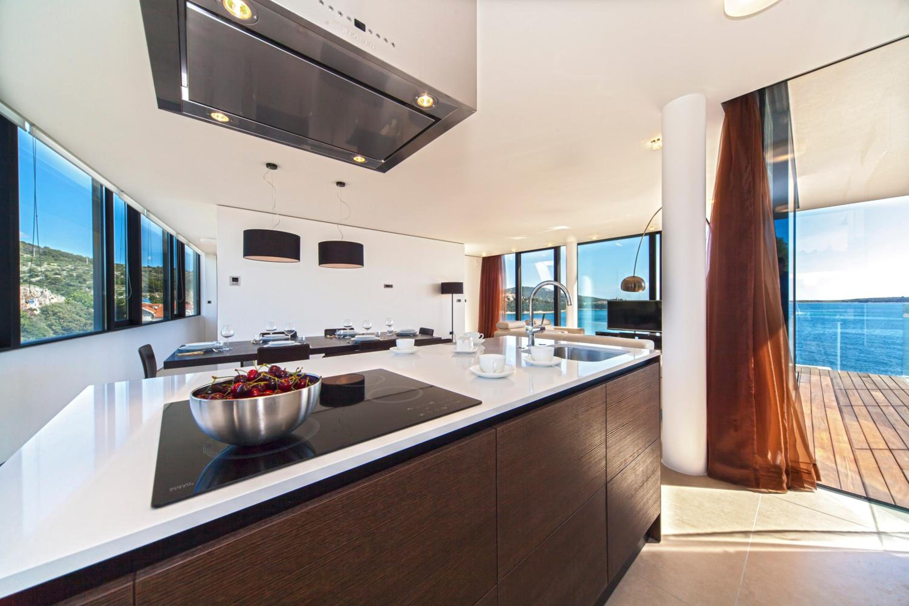 Golden Rays Luxury Villas & Apartments