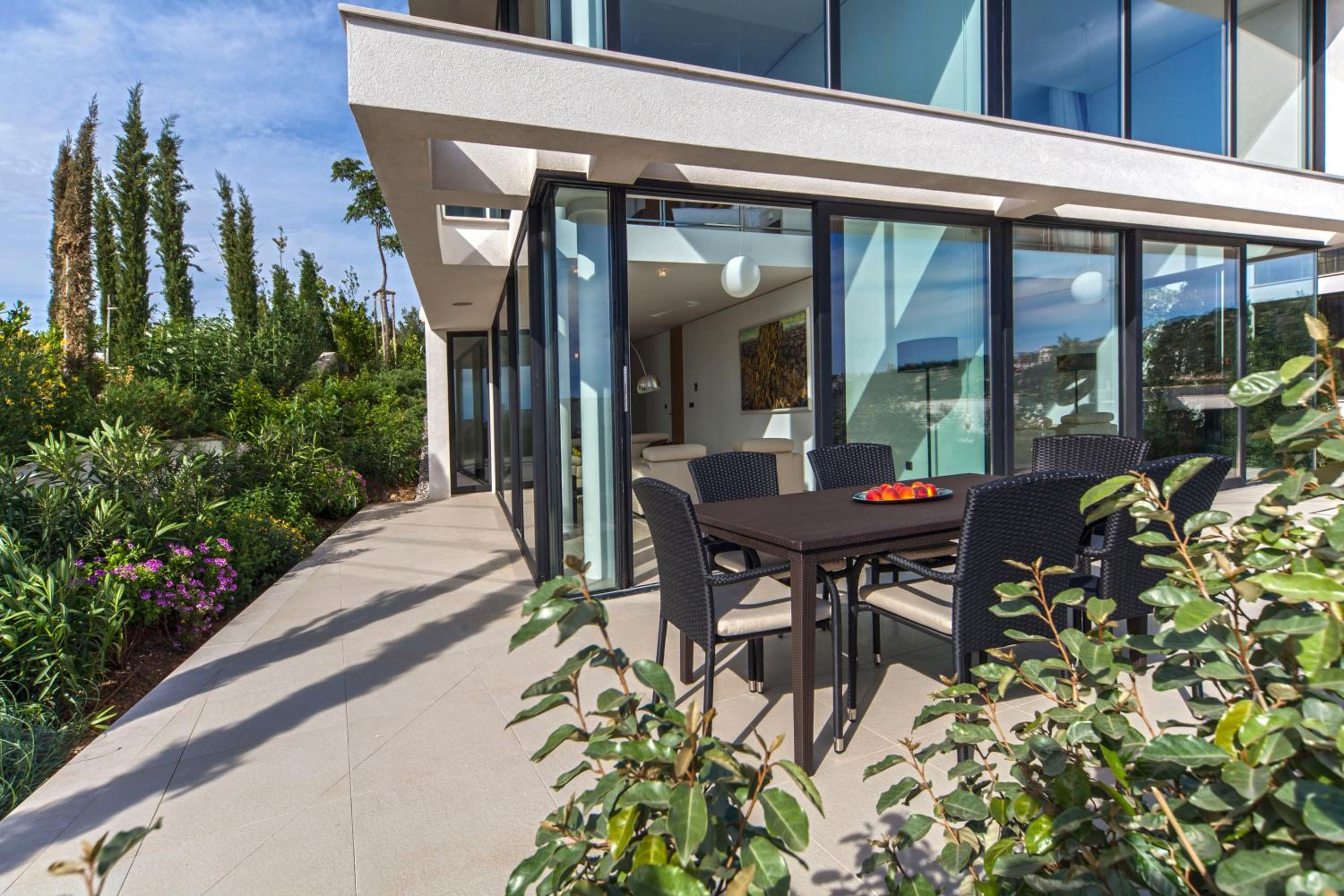 Golden Rays Luxury Villas & Apartments
