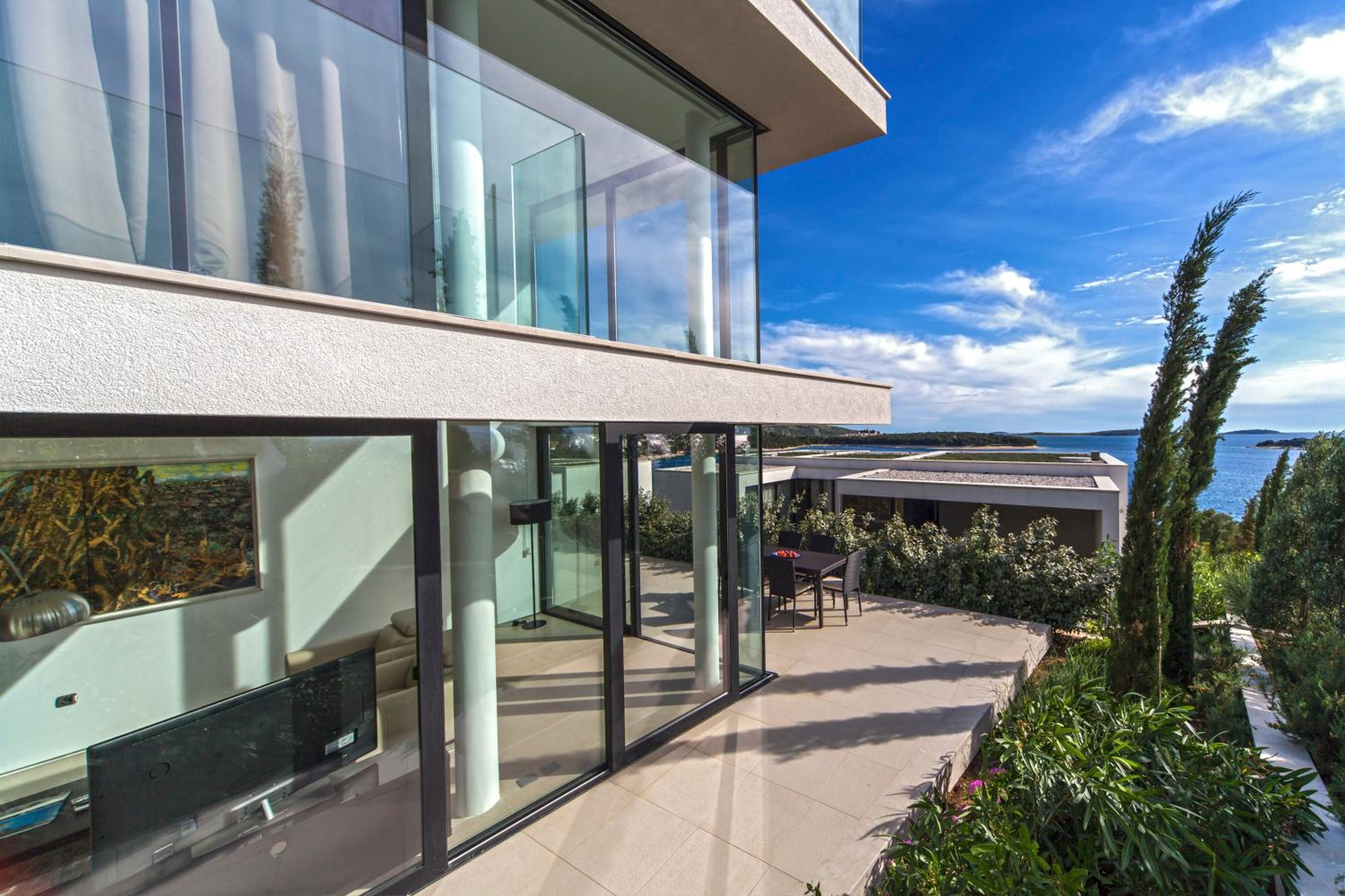 Golden Rays Luxury Villas & Apartments
