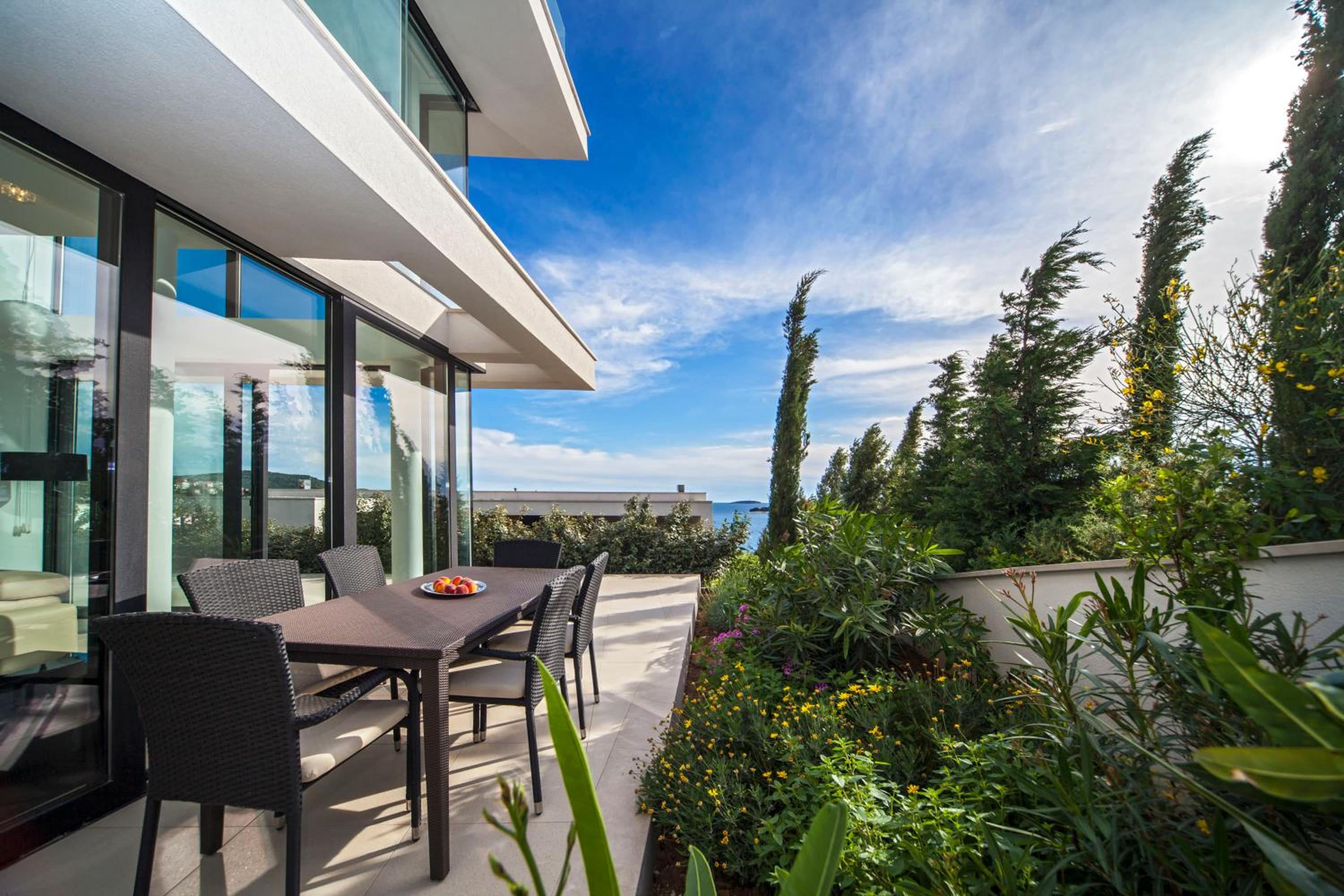 Golden Rays Luxury Villas & Apartments