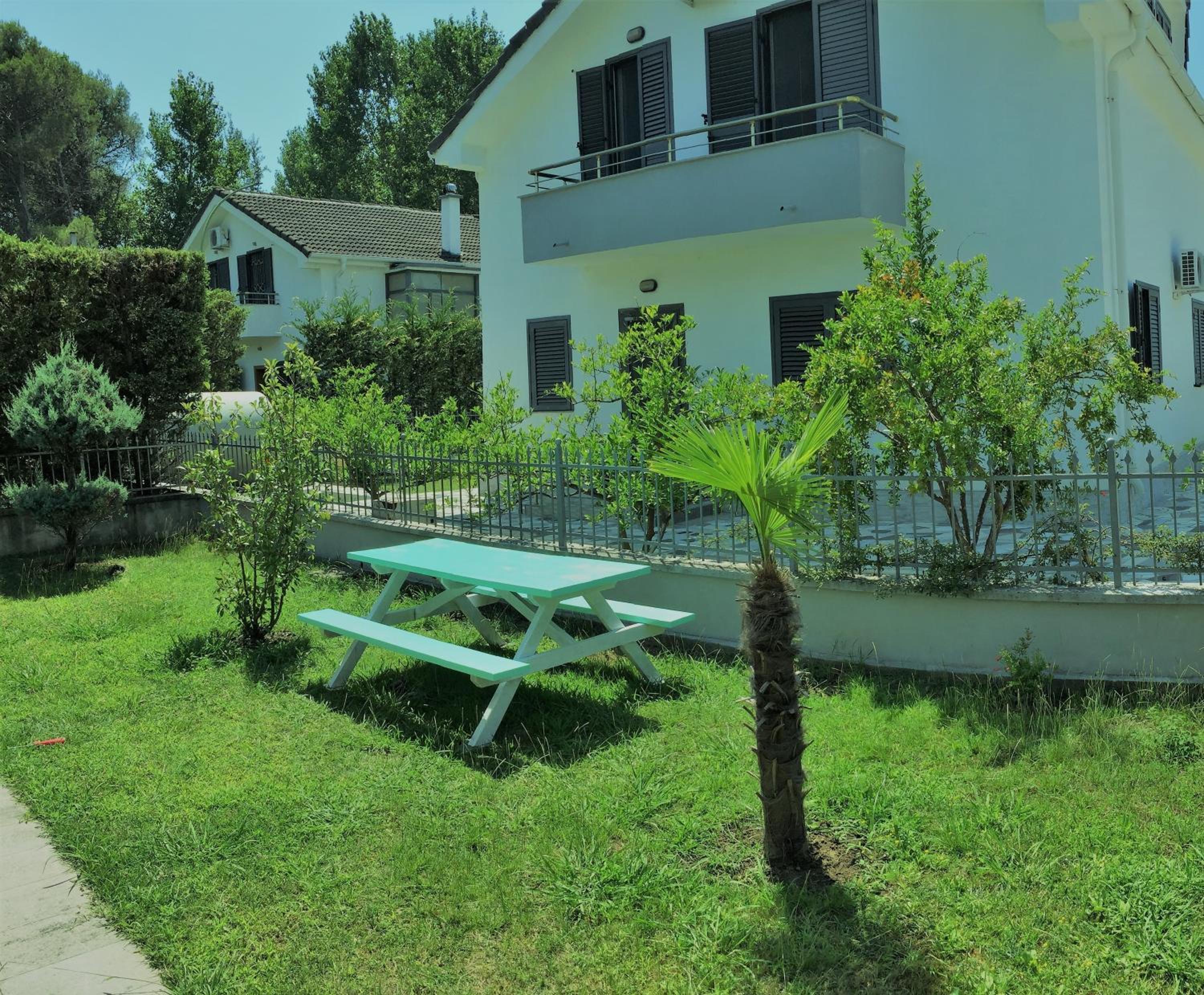 Ajmi Luxury Villa Durres