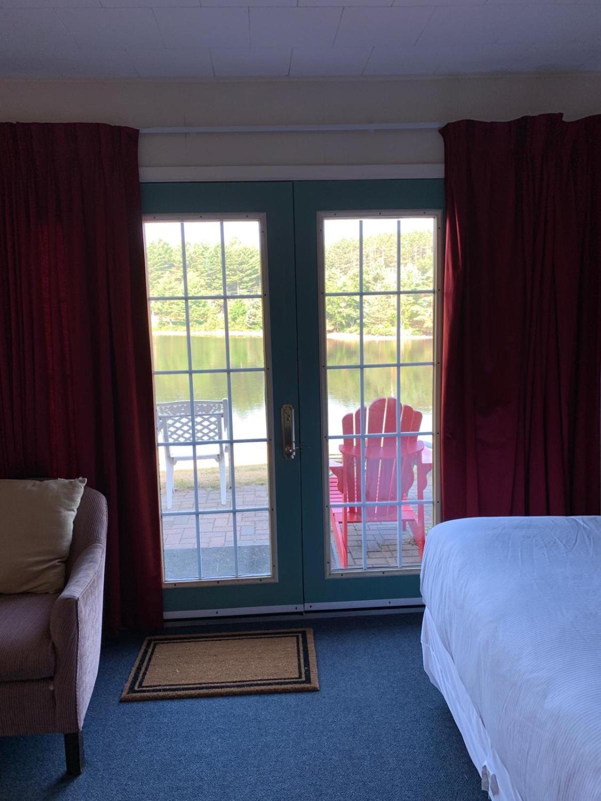 Algonquin Lakeside Inn