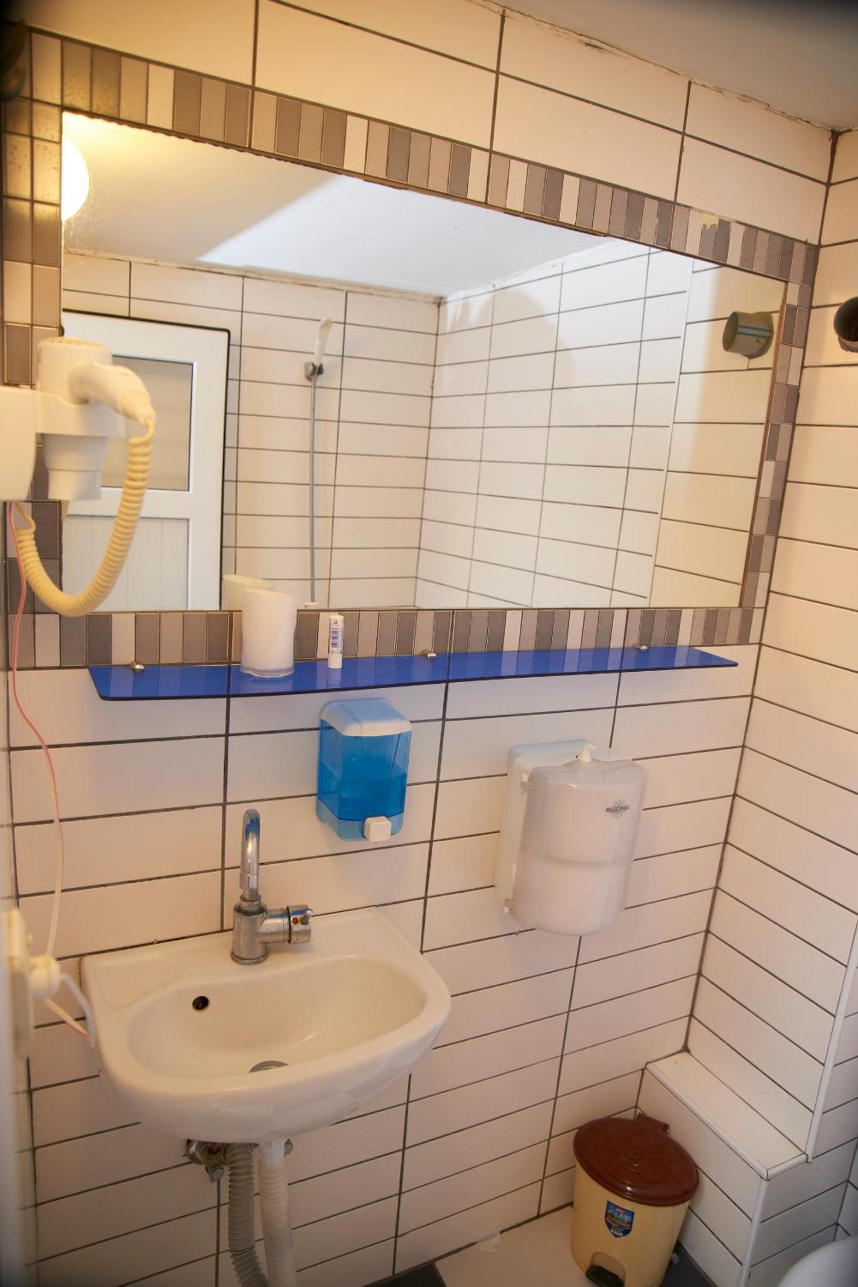 Chillout Lya Yurt & Lounge - Image 33