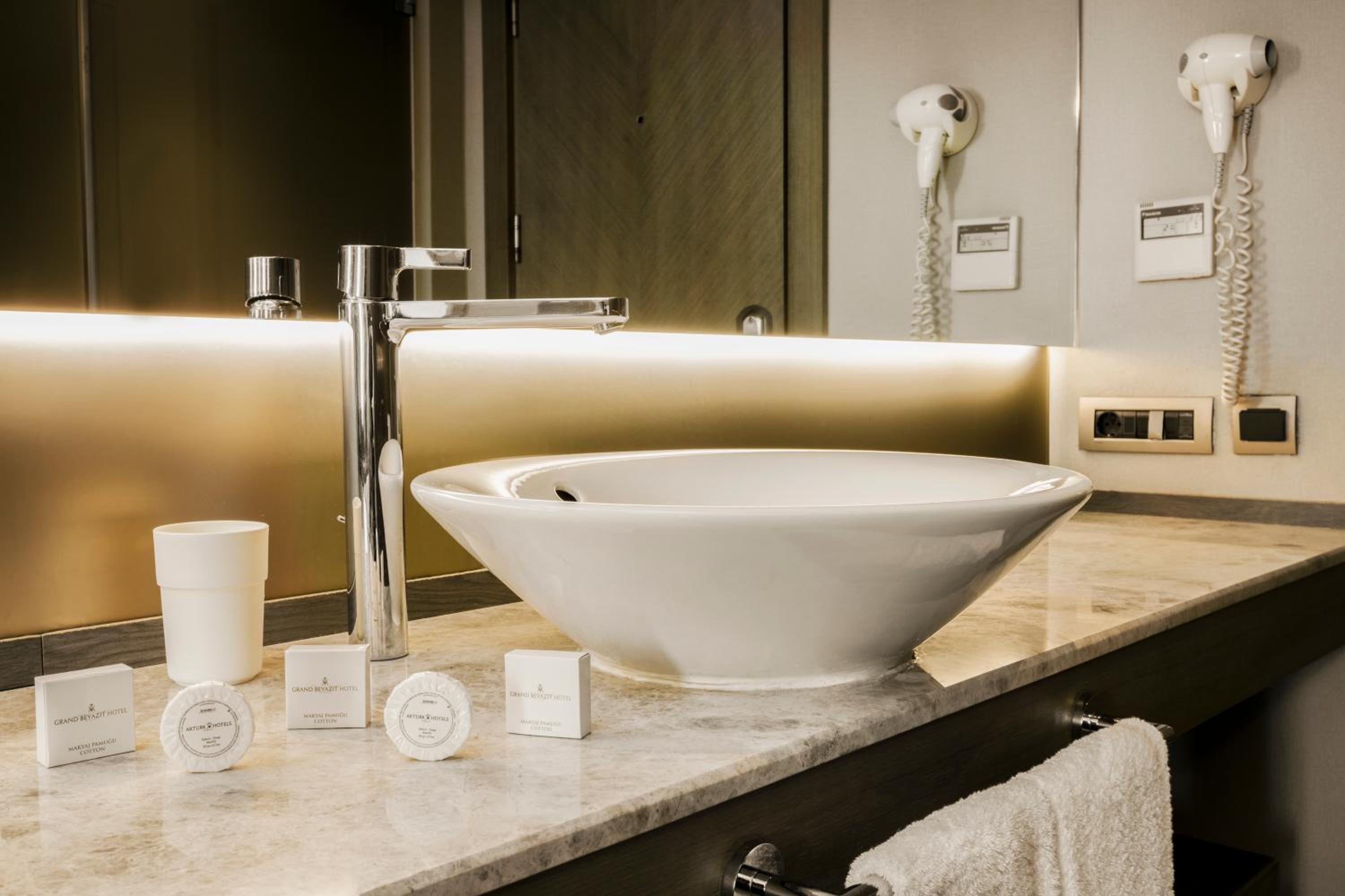 Grand Beyazit Hotel Old City - Image 19