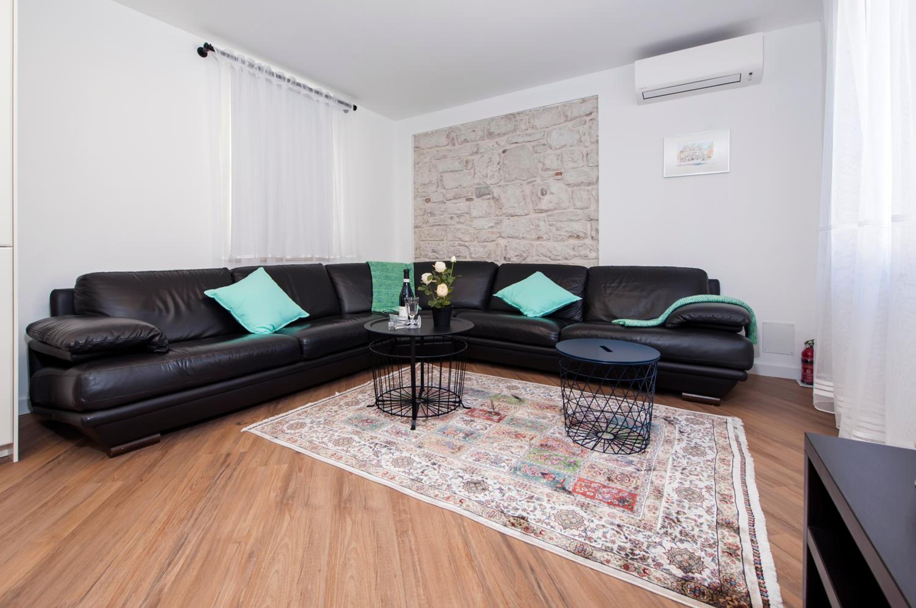 Riva Residence