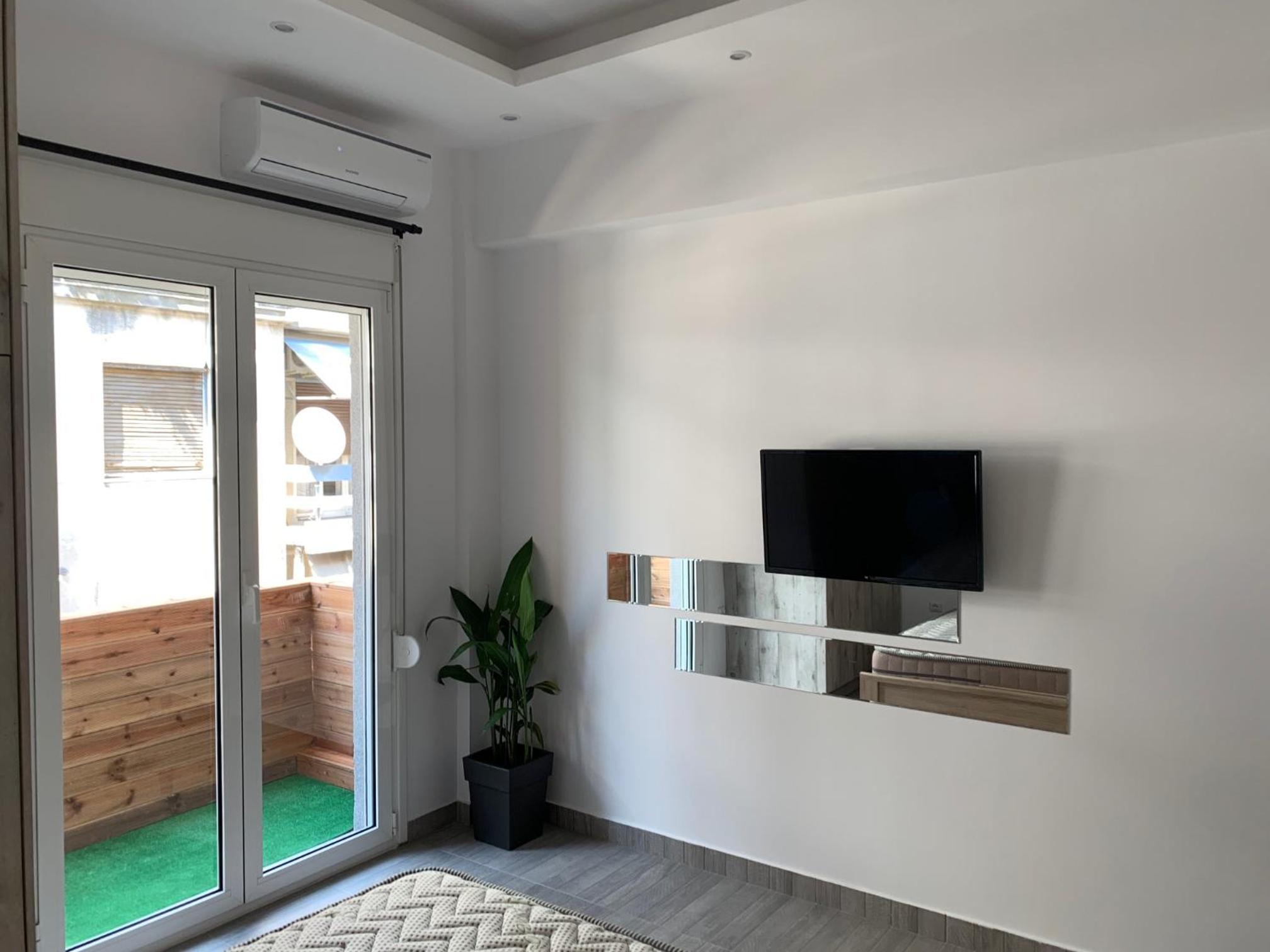 ATHENS DIAMOND APARTMENT WITH BALCONY