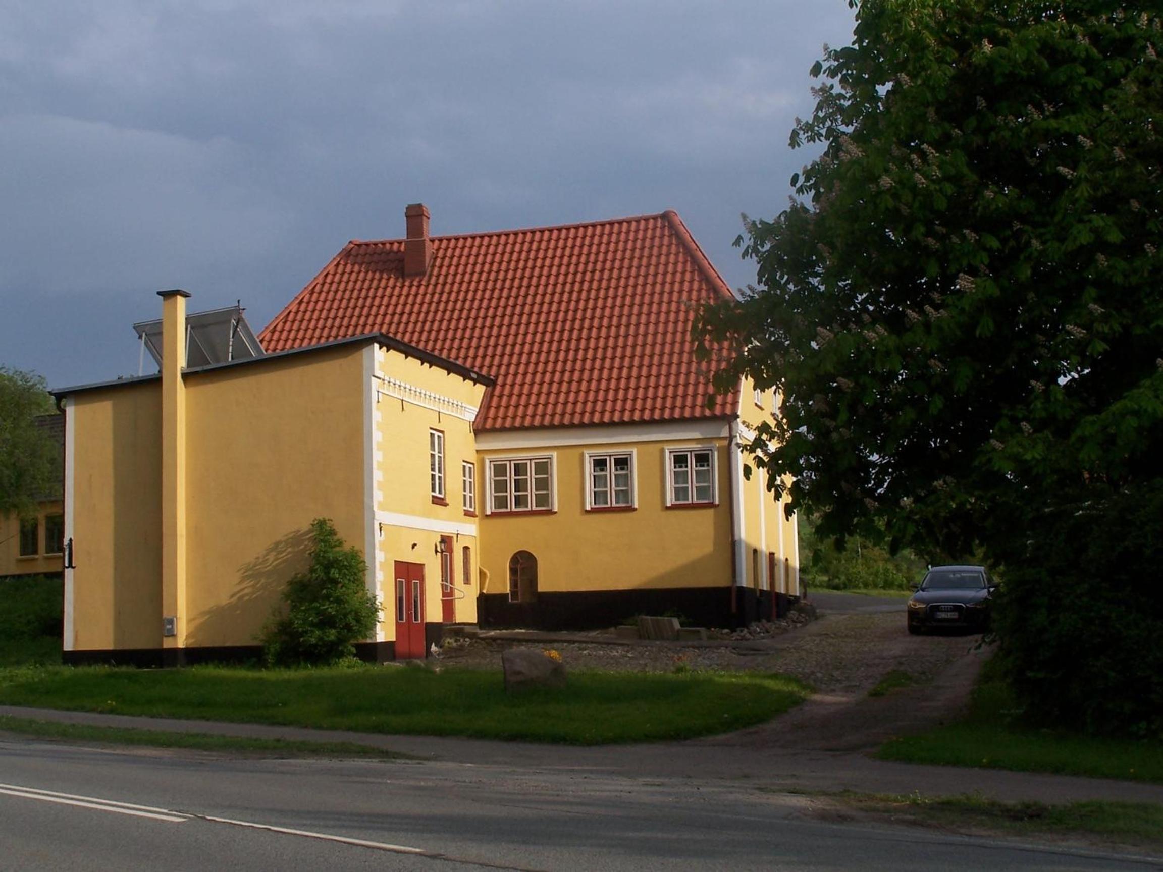 Photo 9