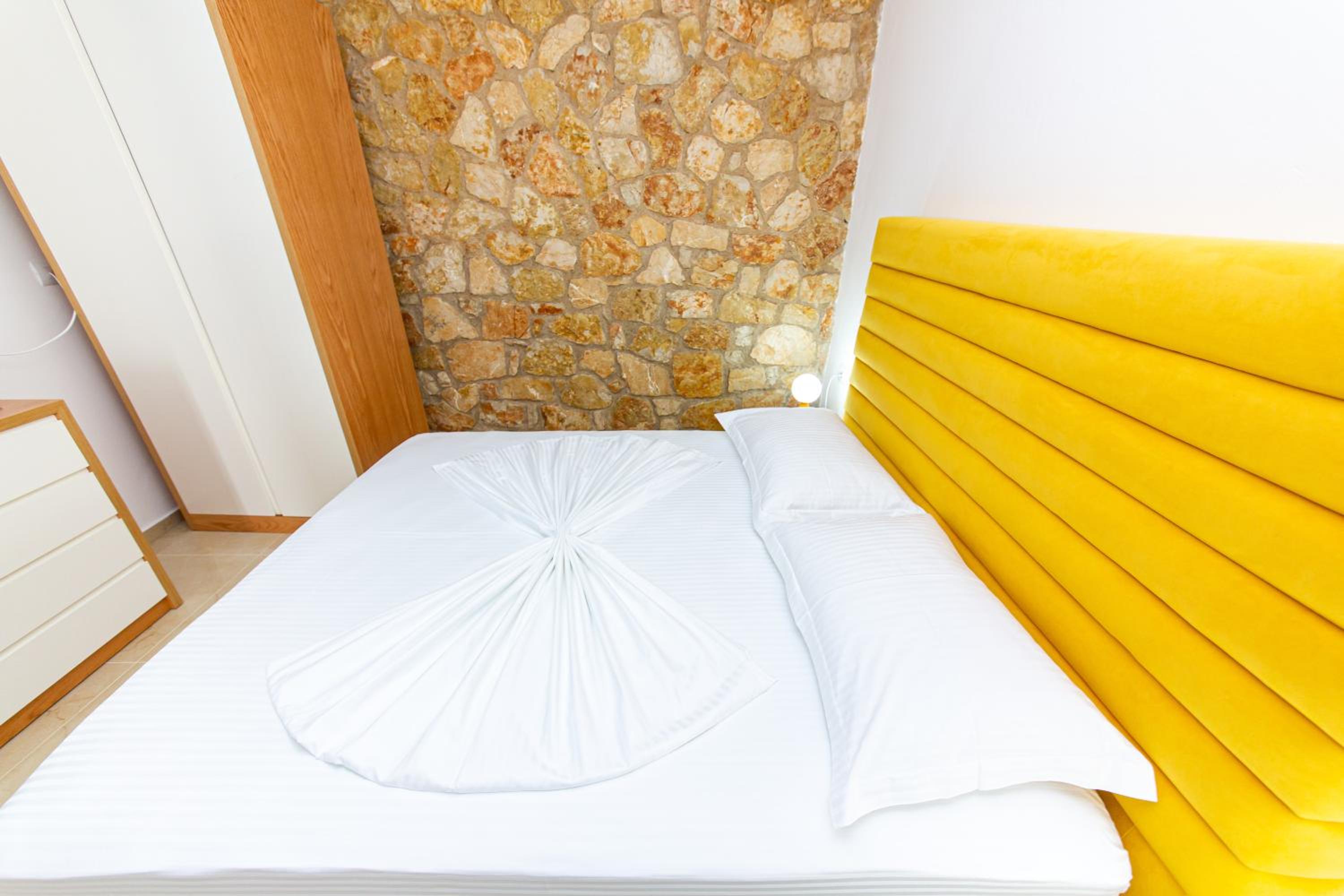 Santa Oliva Suites