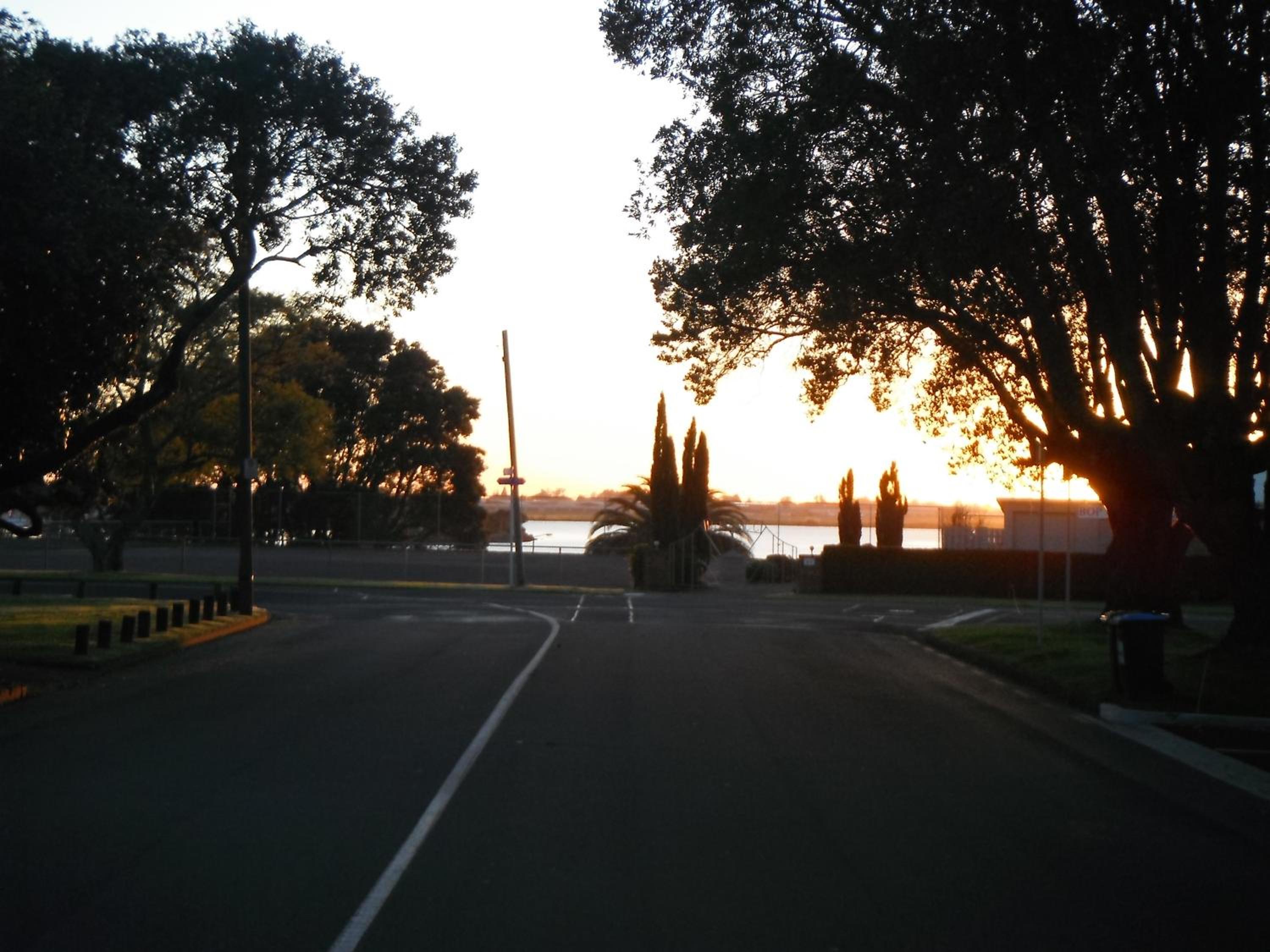 Roselands Motel