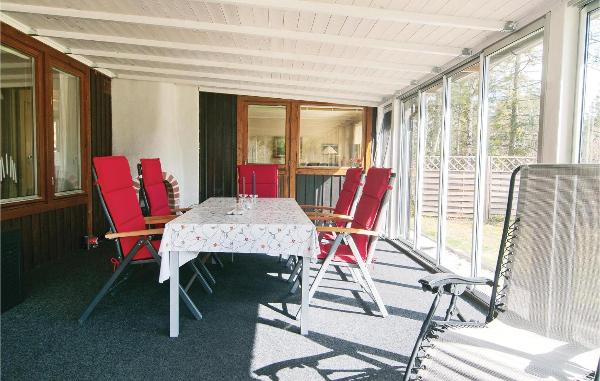 2 Bedroom Stunning Home In Slite view 3