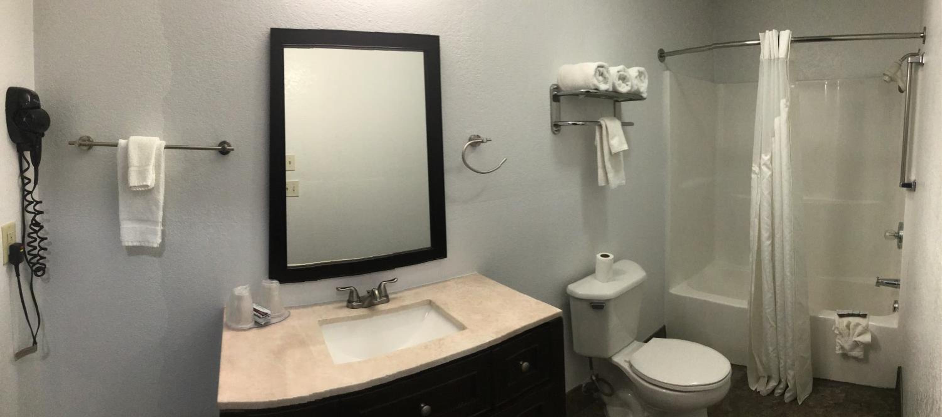 Budget Inn & Suites