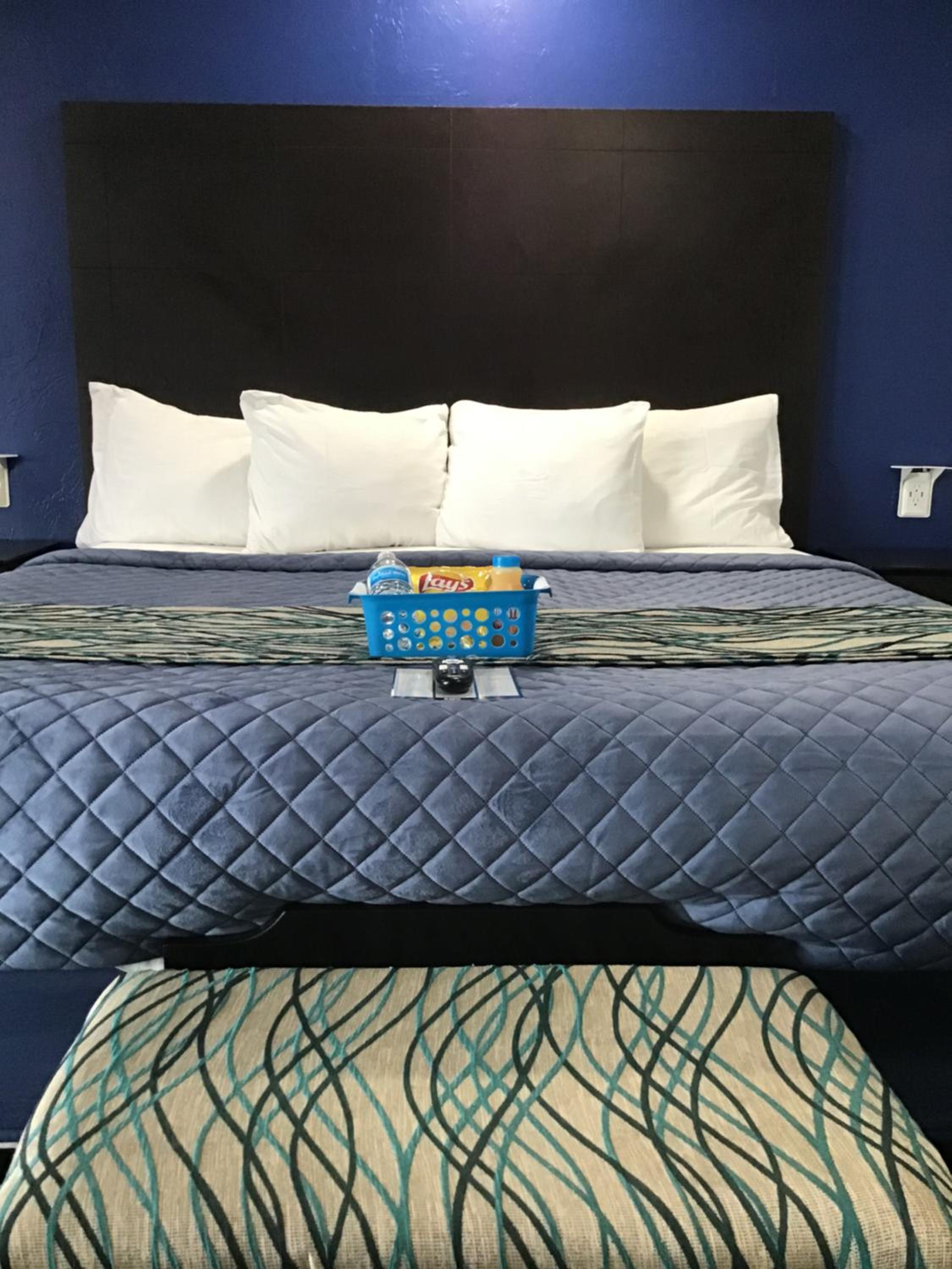 Budget Inn & Suites