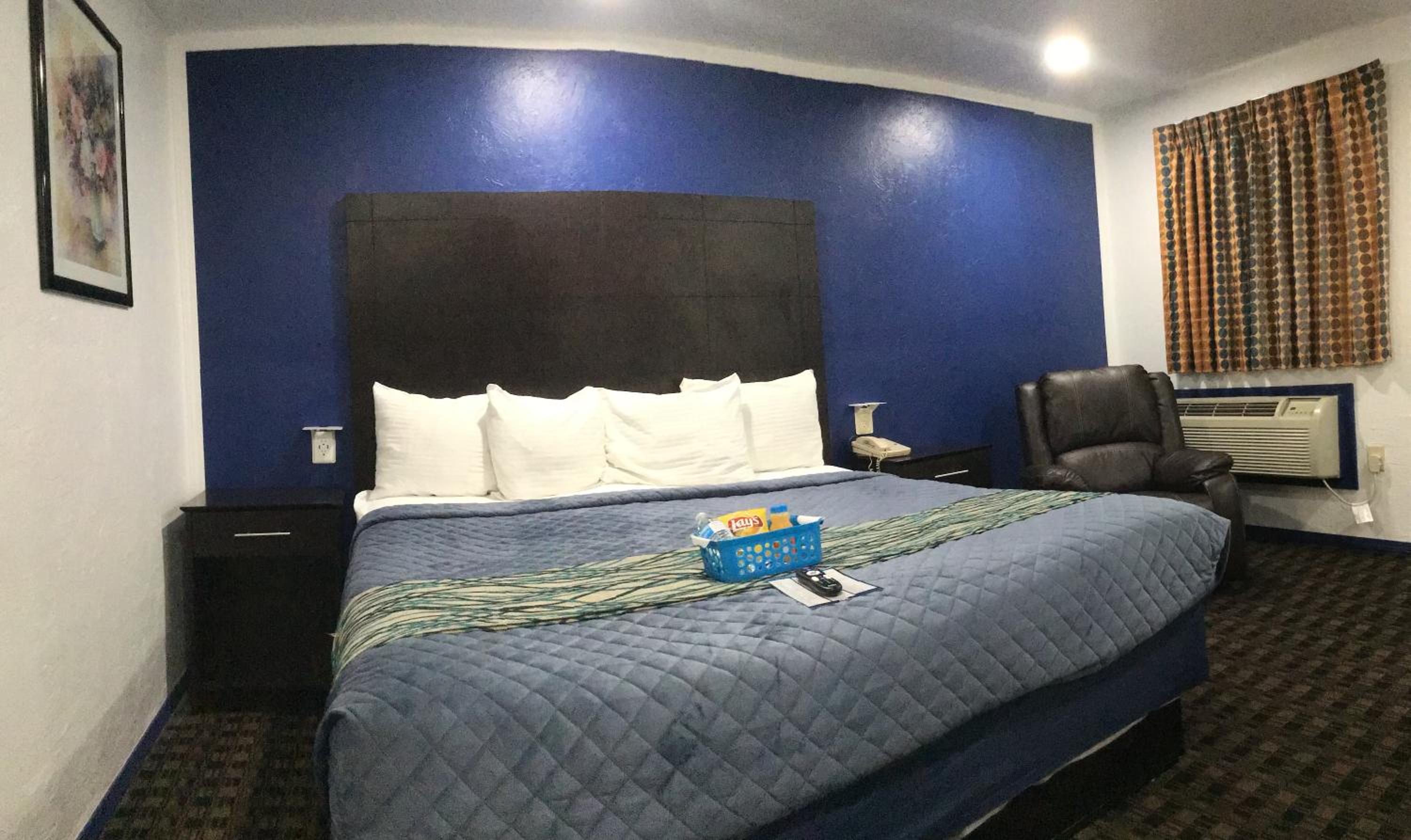 Budget Inn & Suites