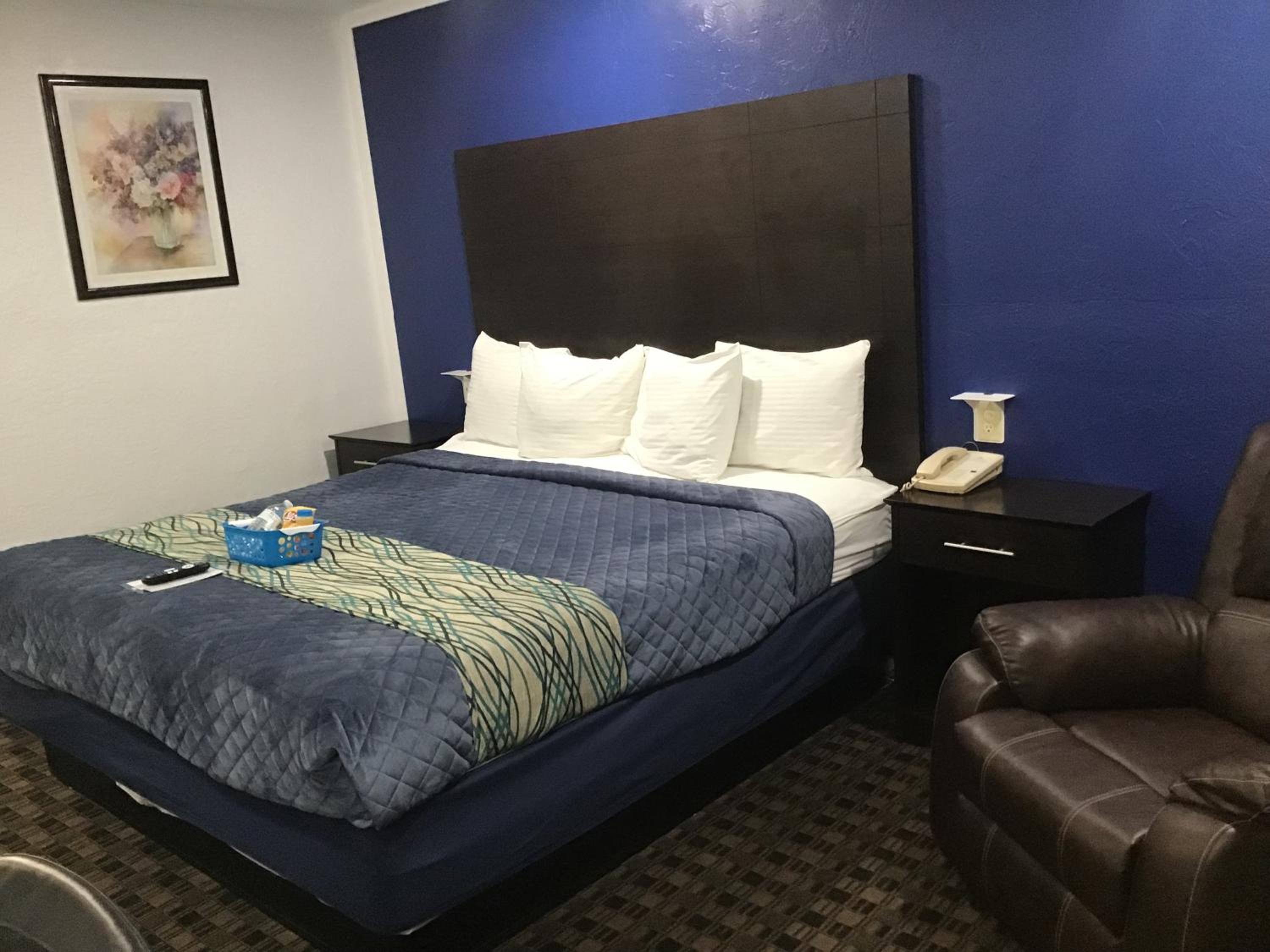 Budget Inn & Suites