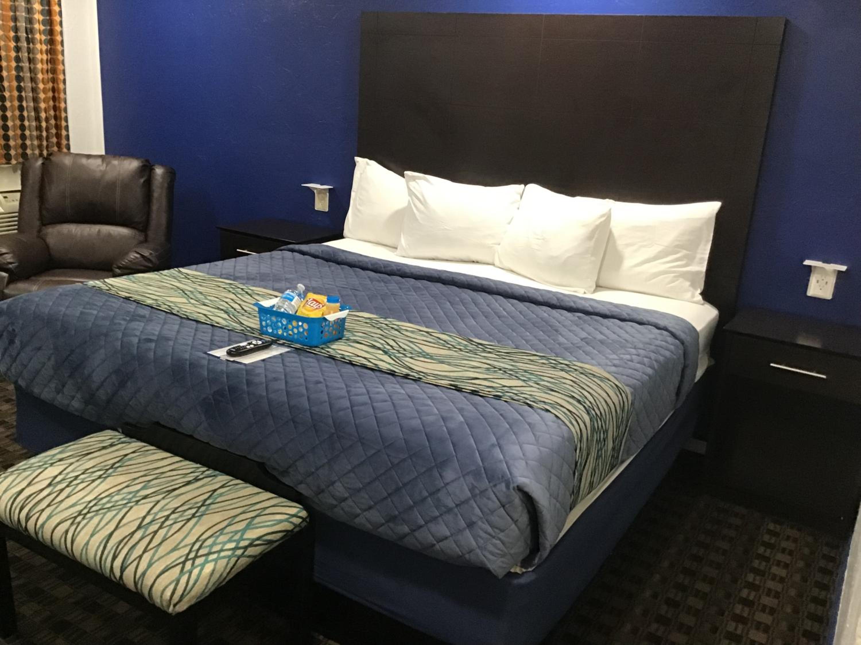 Budget Inn & Suites
