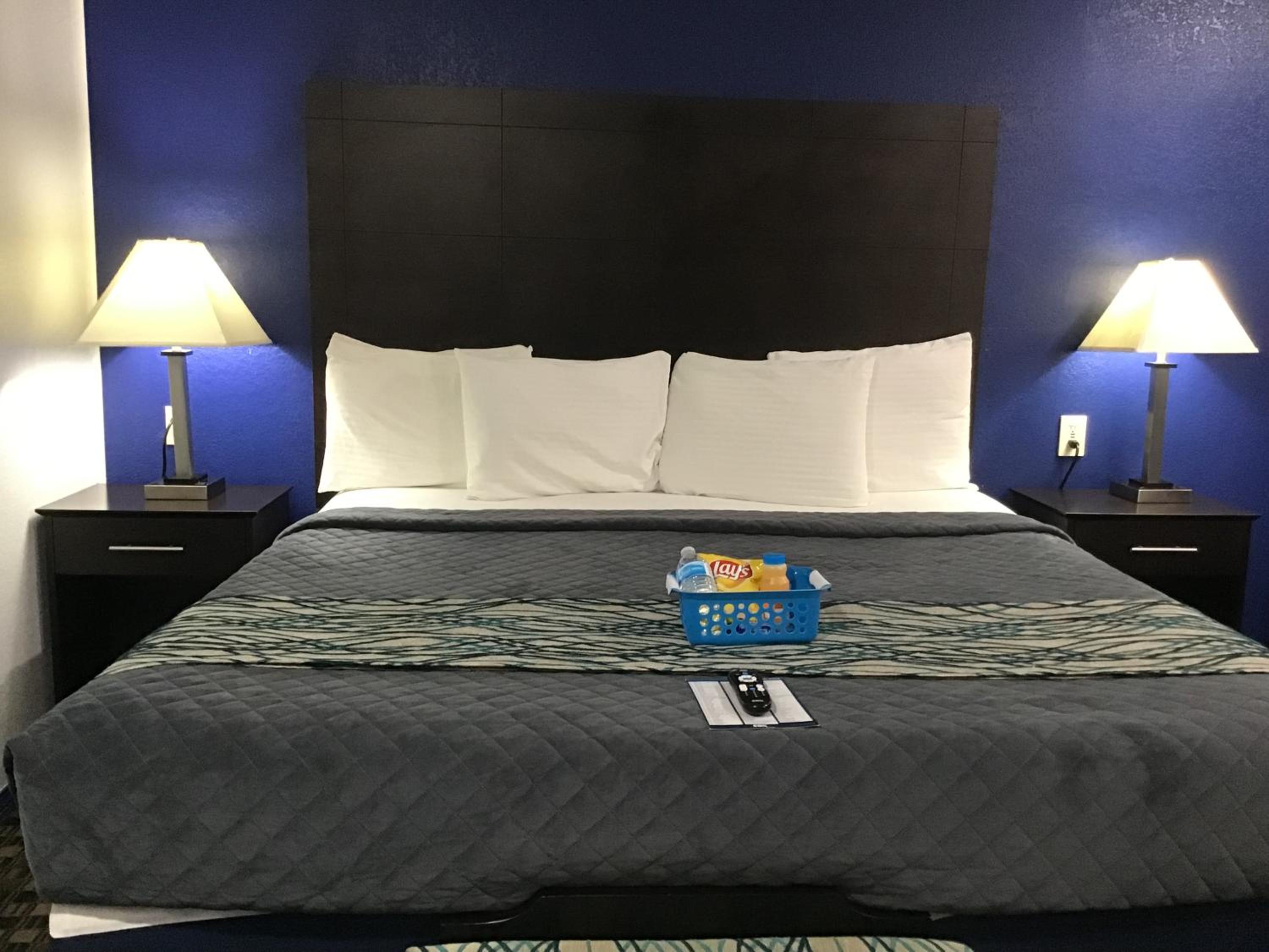 Budget Inn & Suites