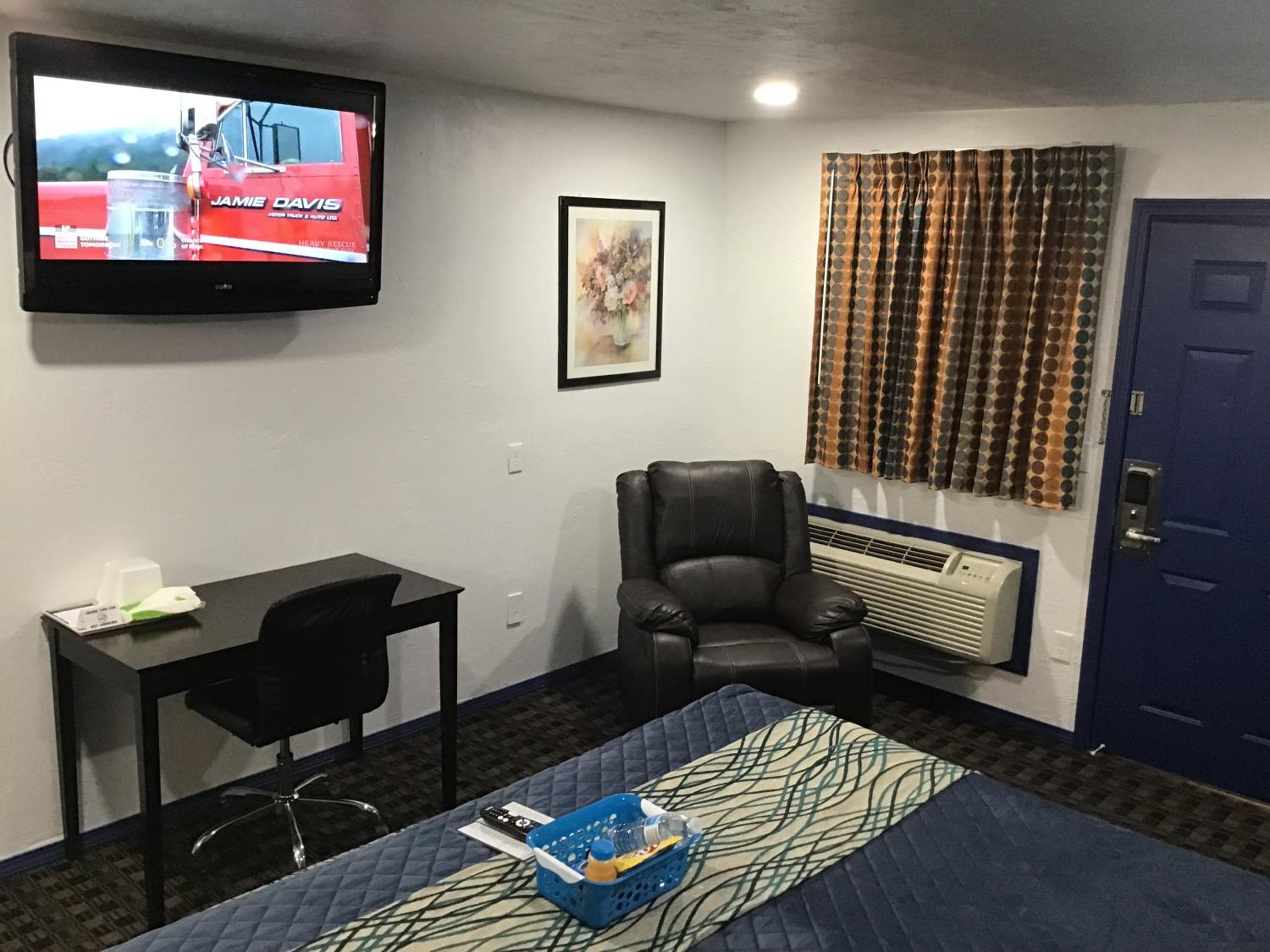 Budget Inn & Suites