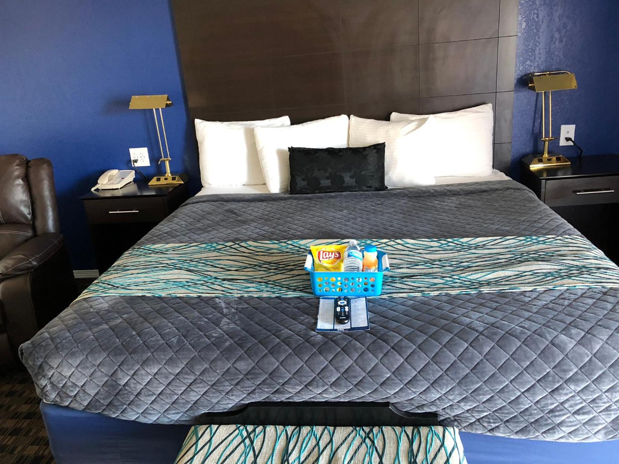 Budget Inn & Suites