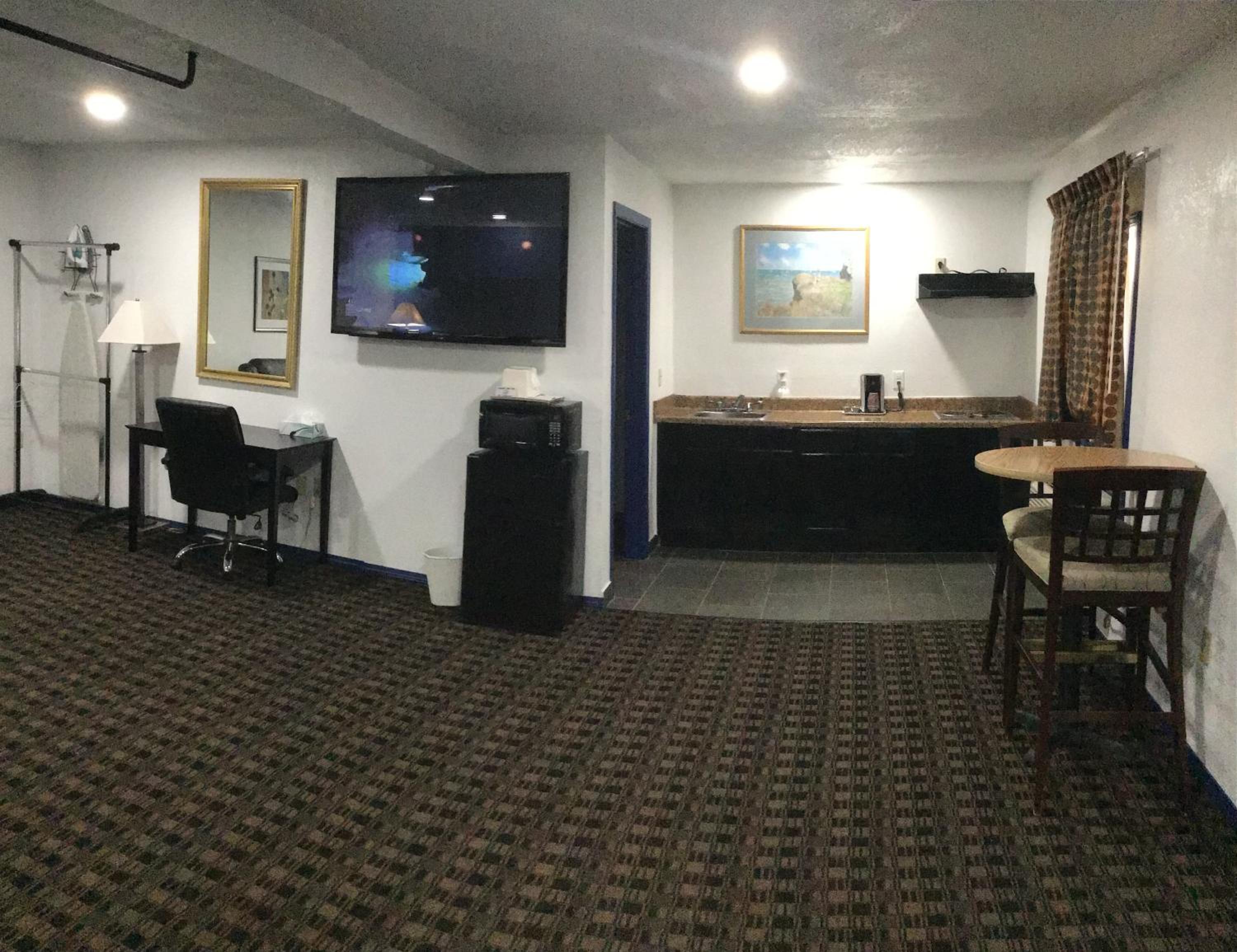 Budget Inn & Suites